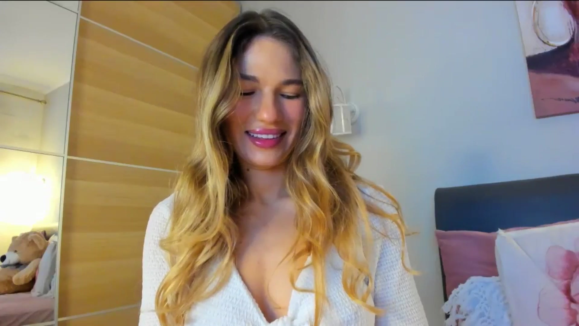 Gallery image thumbnail from Dariadely's myfreecams stream on, 01/06/2026, 11:12 image 6 of 20