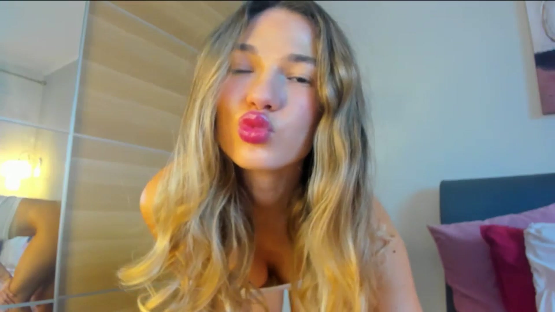 Gallery image thumbnail from Dariadely's myfreecams stream on, 01/08/2026, 11:02 image 5 of 20