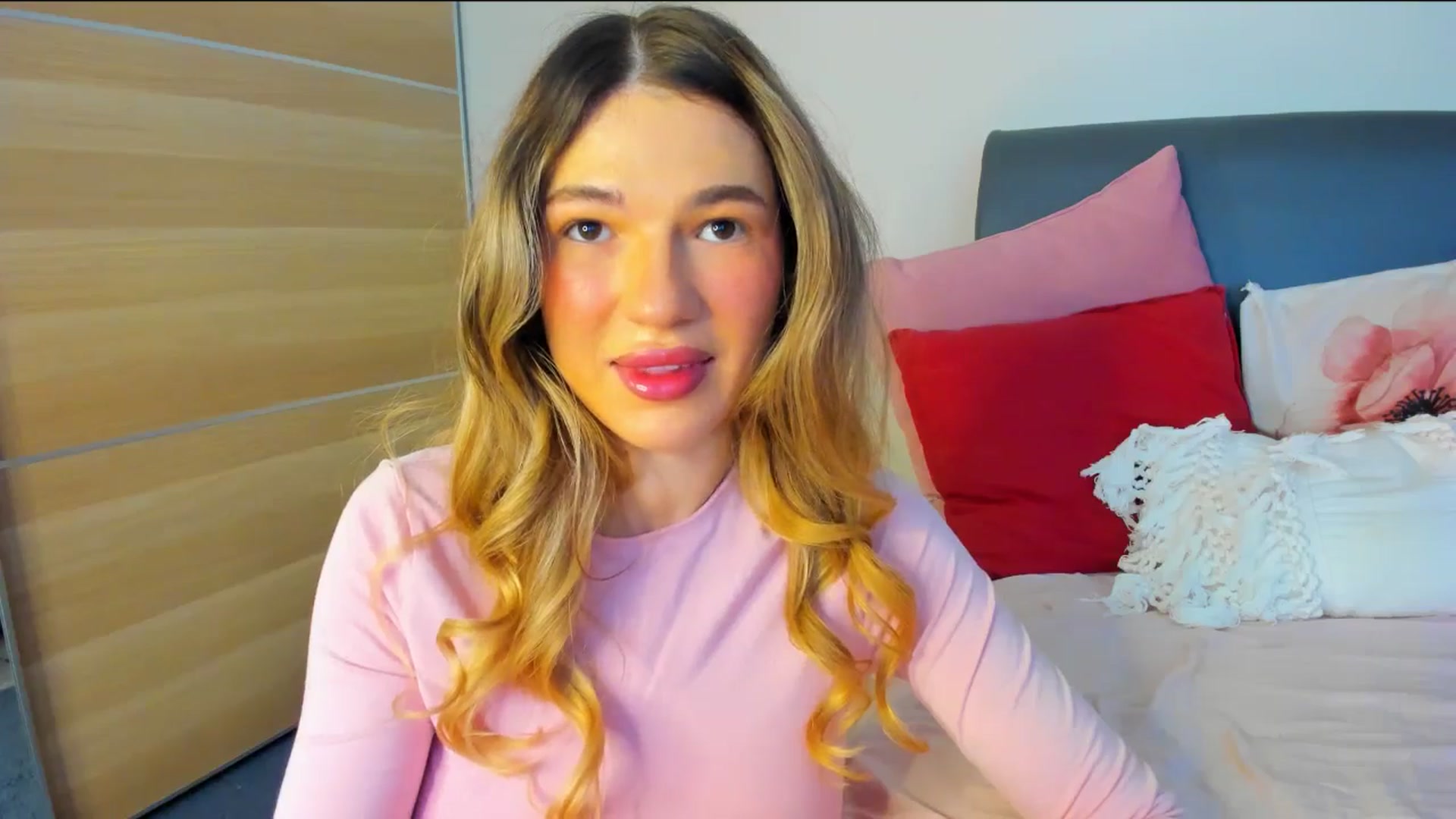 Gallery image thumbnail from Dariadely's myfreecams stream on, 01/15/2026, 09:39 image 2 of 20