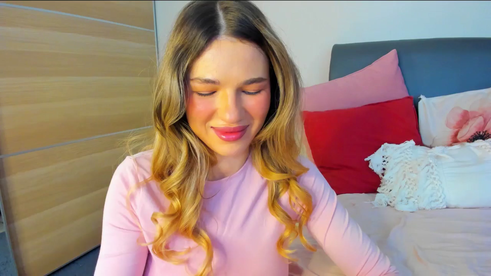 Gallery image thumbnail from Dariadely's myfreecams stream on, 01/15/2026, 09:39 image 1 of 20