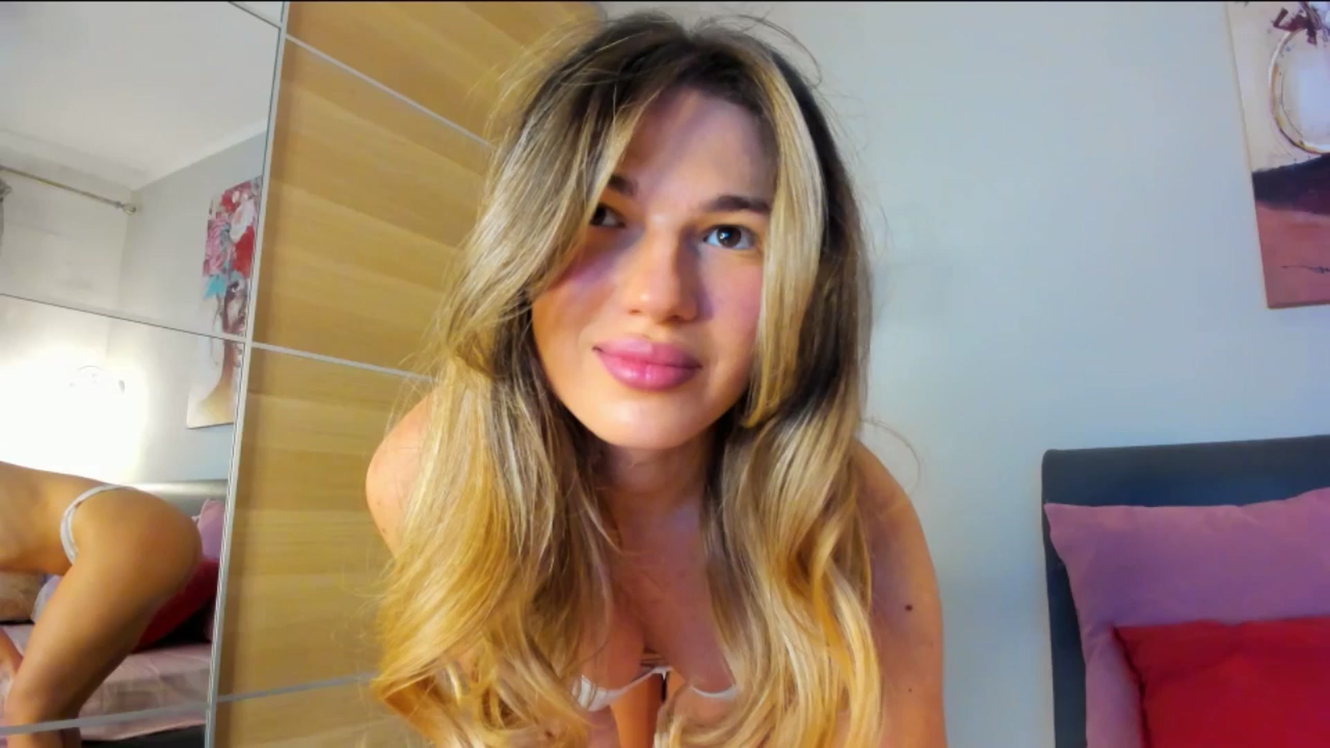 Gallery image thumbnail from Dariadely's myfreecams stream on, 01/22/2026, 18:00 image 18 of 20