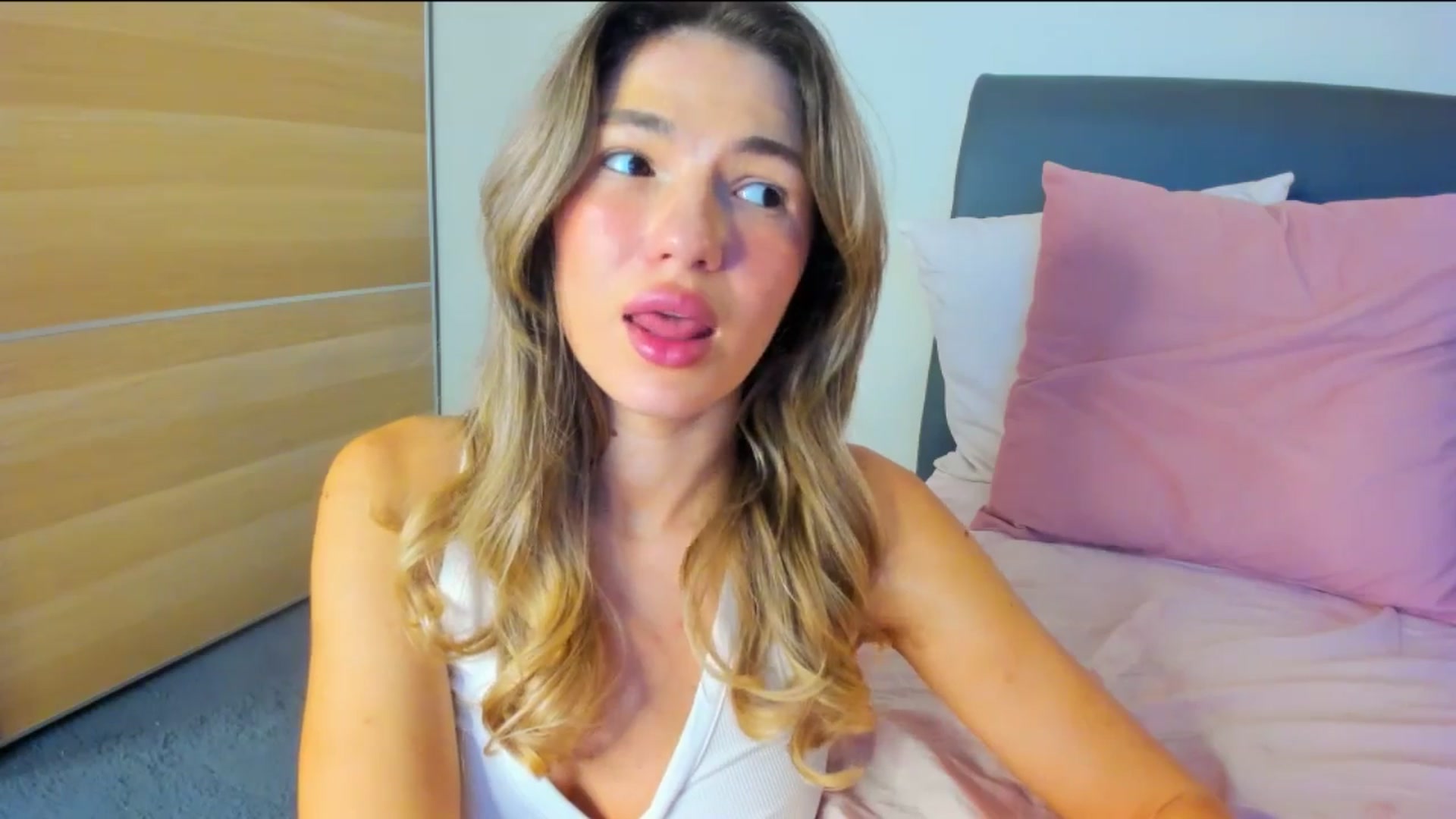 Gallery image thumbnail from Dariadely's myfreecams stream on, 01/25/2026, 19:48 image 6 of 20