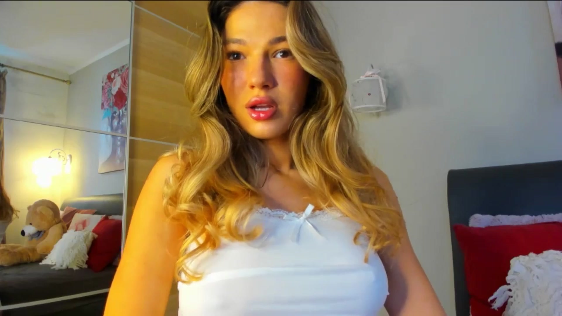 Gallery image thumbnail from Dariadely's myfreecams stream on, 02/04/2026, 07:29 image 13 of 20