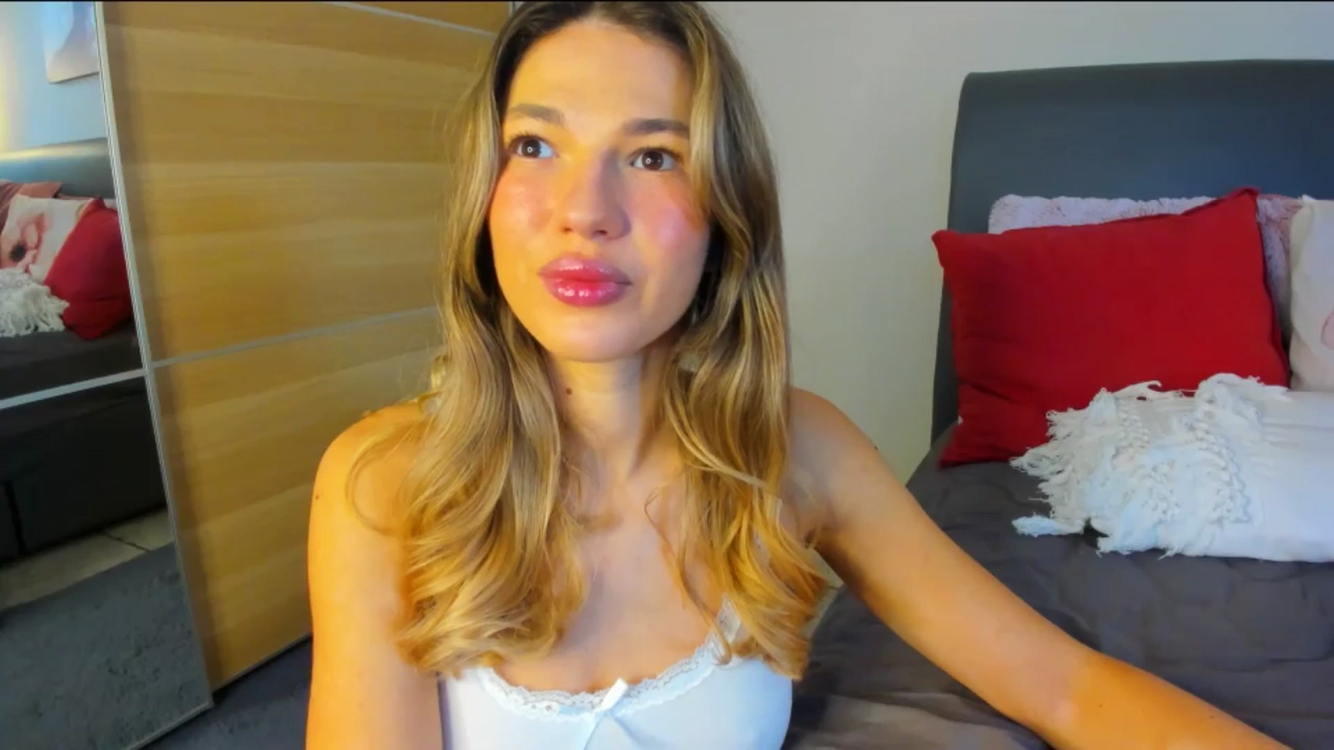 Gallery image thumbnail from Dariadely's myfreecams stream on, 02/04/2026, 08:29 image 2 of 20