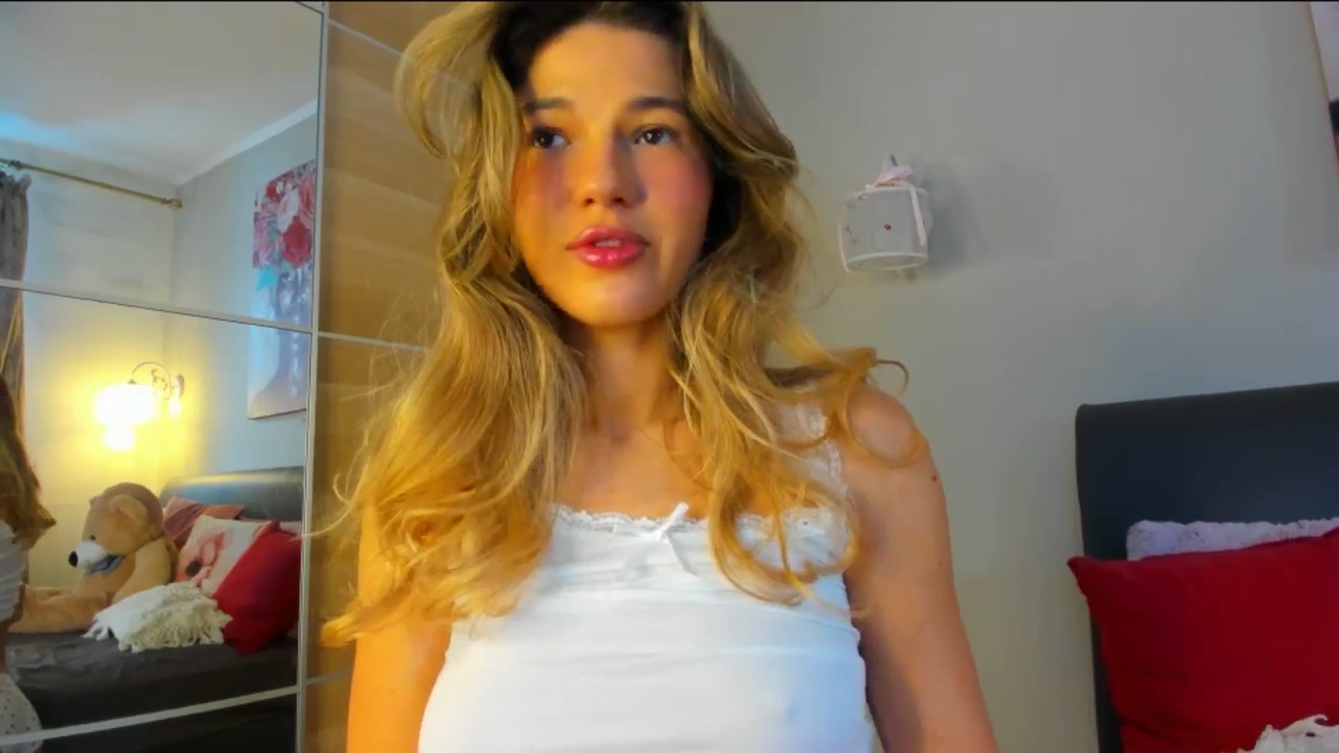 Gallery image thumbnail from Dariadely's myfreecams stream on, 02/04/2026, 08:29 image 18 of 20