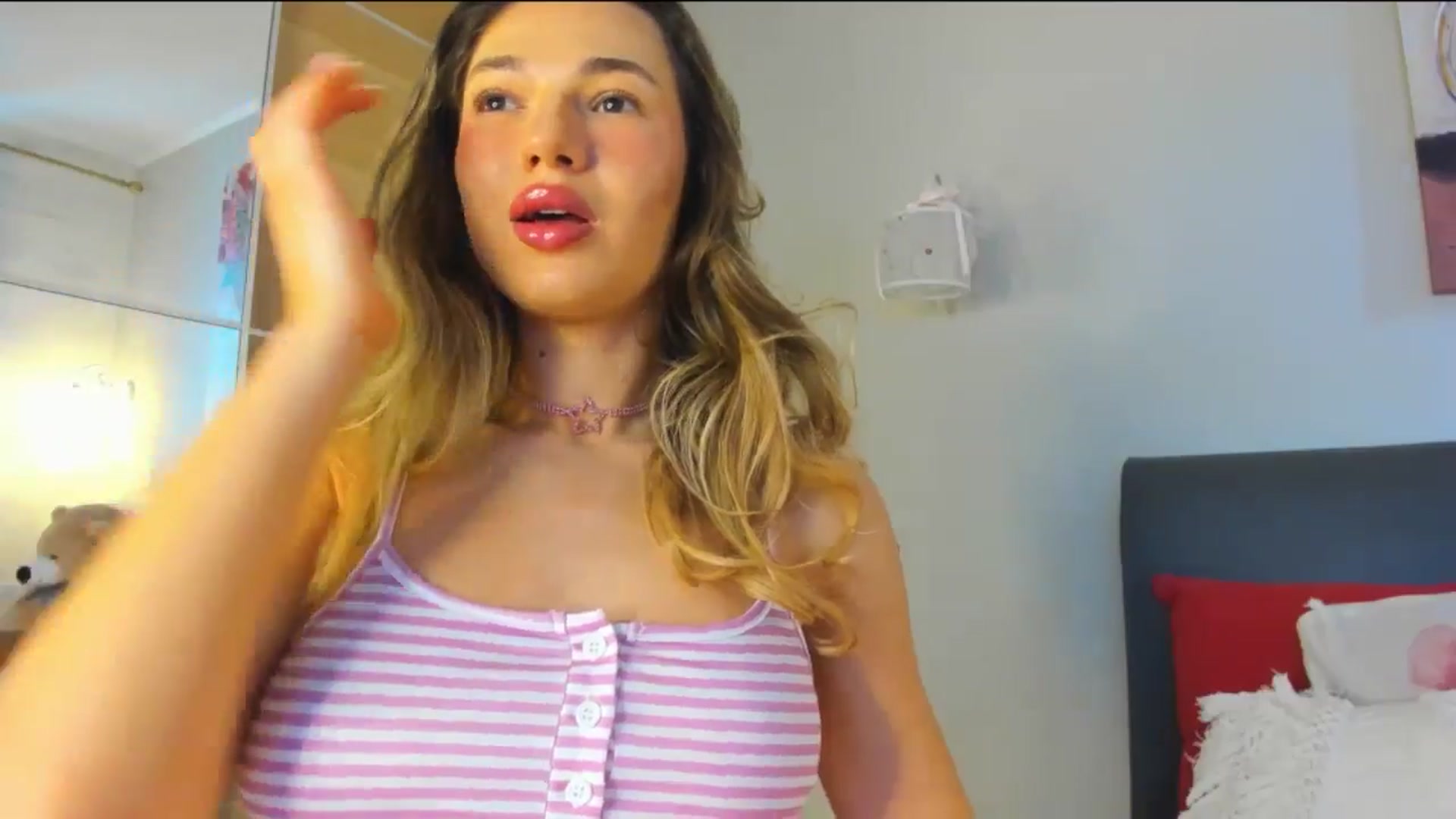 Gallery image thumbnail from Dariadely's myfreecams stream on, 02/05/2026, 08:47 image 6 of 20