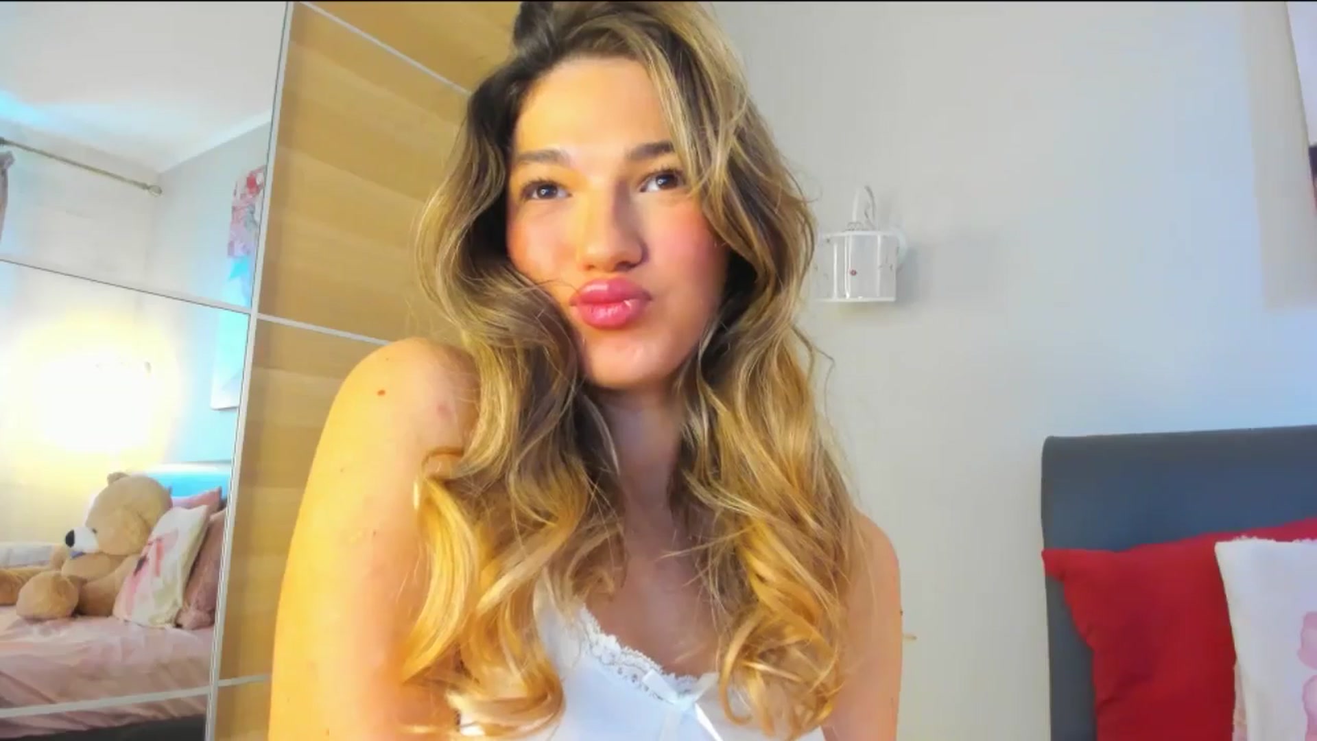 Gallery image thumbnail from Dariadely's myfreecams stream on, 02/10/2026, 11:15 image 13 of 20