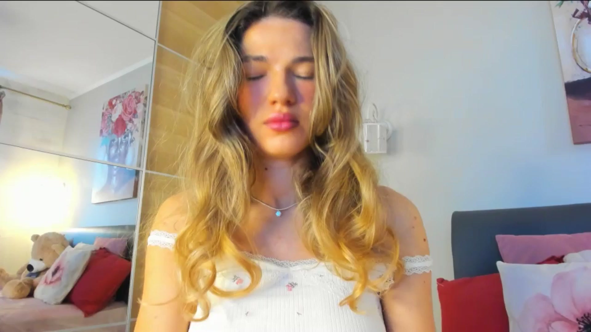 Gallery image thumbnail from Dariadely's myfreecams stream on, 02/11/2026, 08:09 image 6 of 20