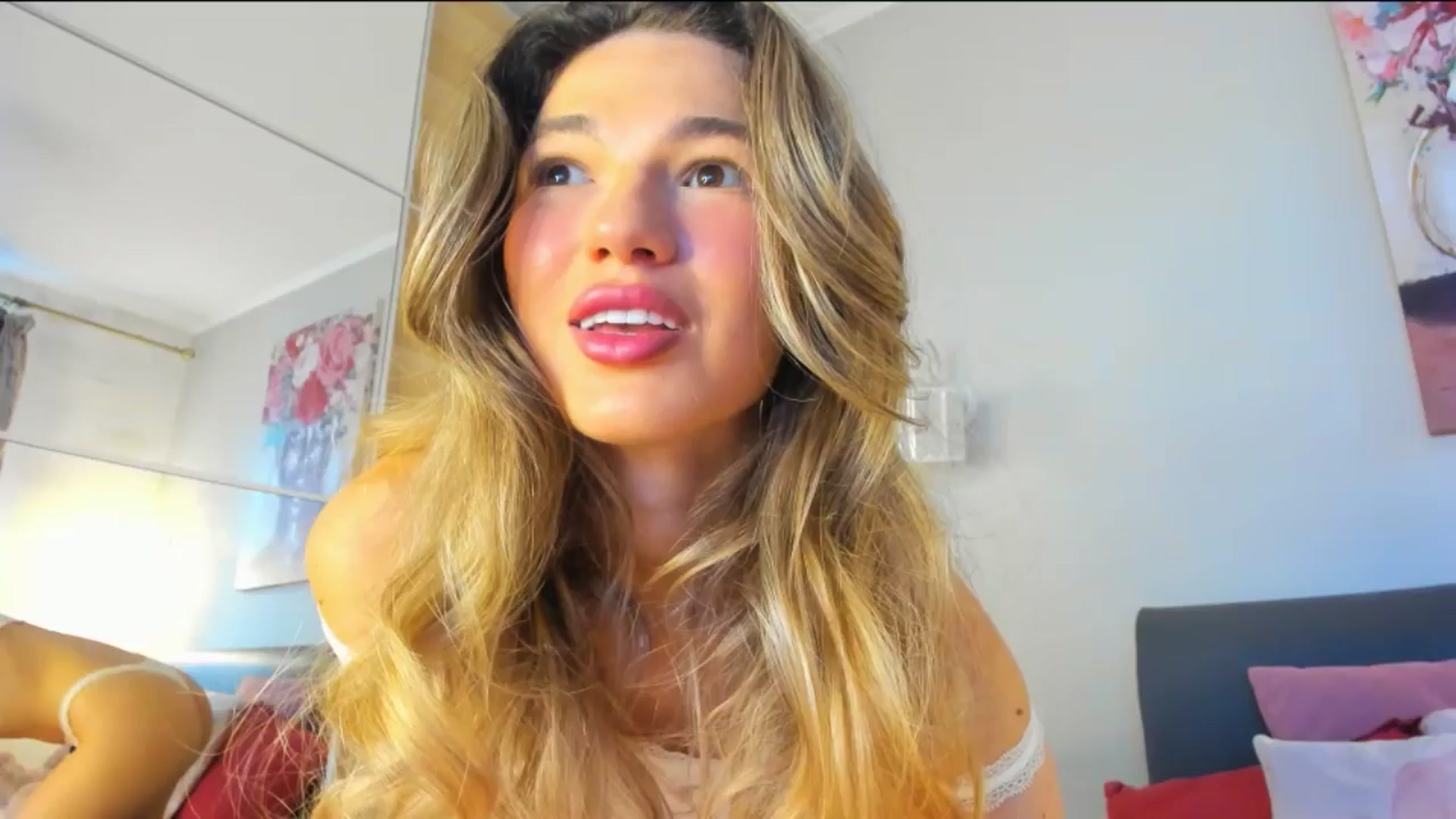 Gallery image thumbnail from Dariadely's myfreecams stream on, 02/11/2026, 08:09 image 2 of 20