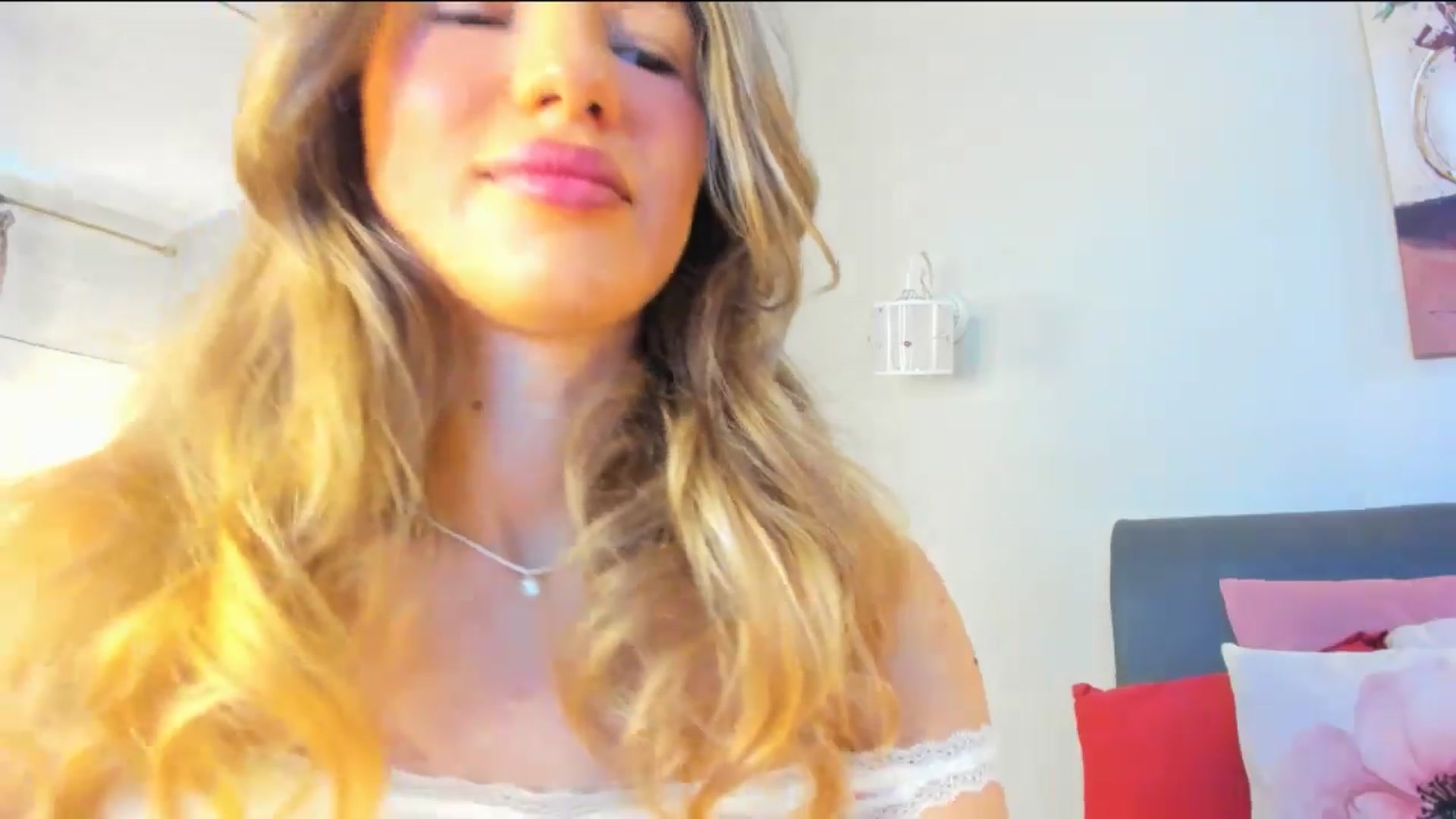 Gallery image thumbnail from Dariadely's myfreecams stream on, 02/11/2026, 08:09 image 9 of 20