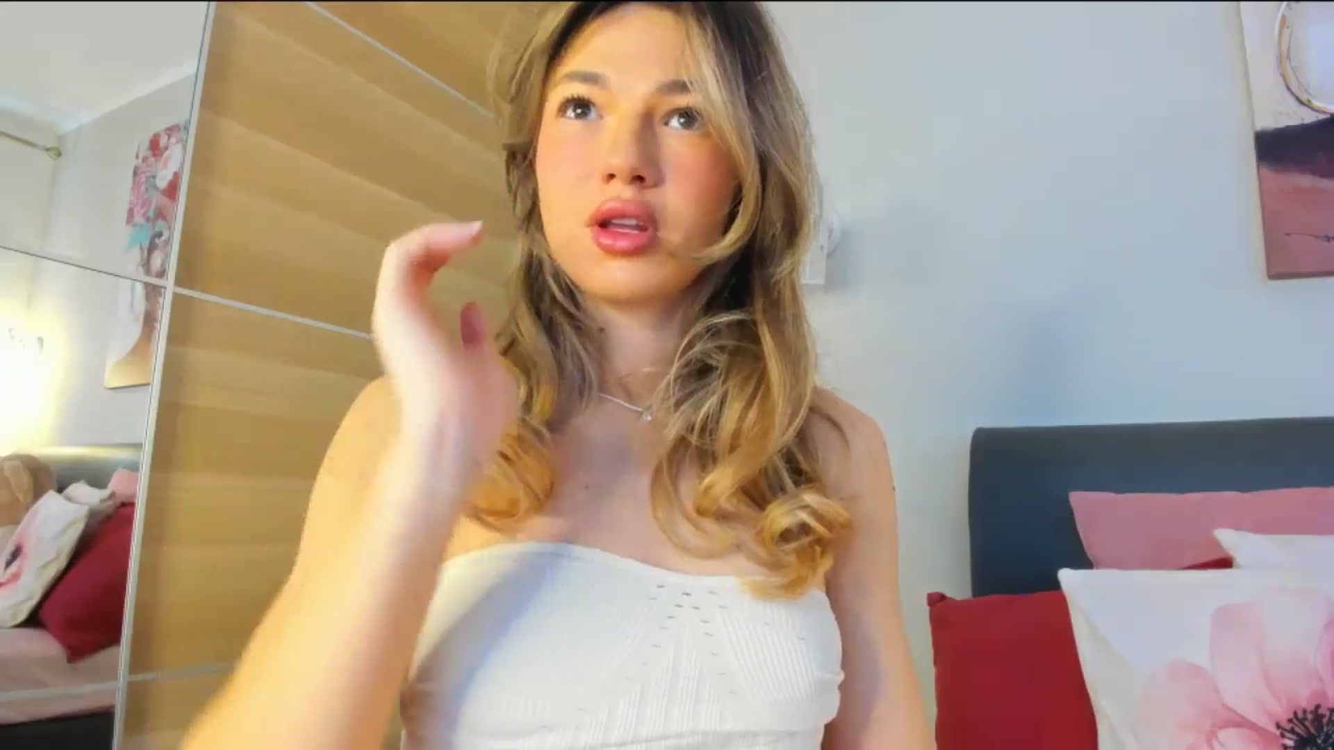 Gallery image thumbnail from Dariadely's myfreecams stream on, 02/12/2026, 08:02 image 15 of 20