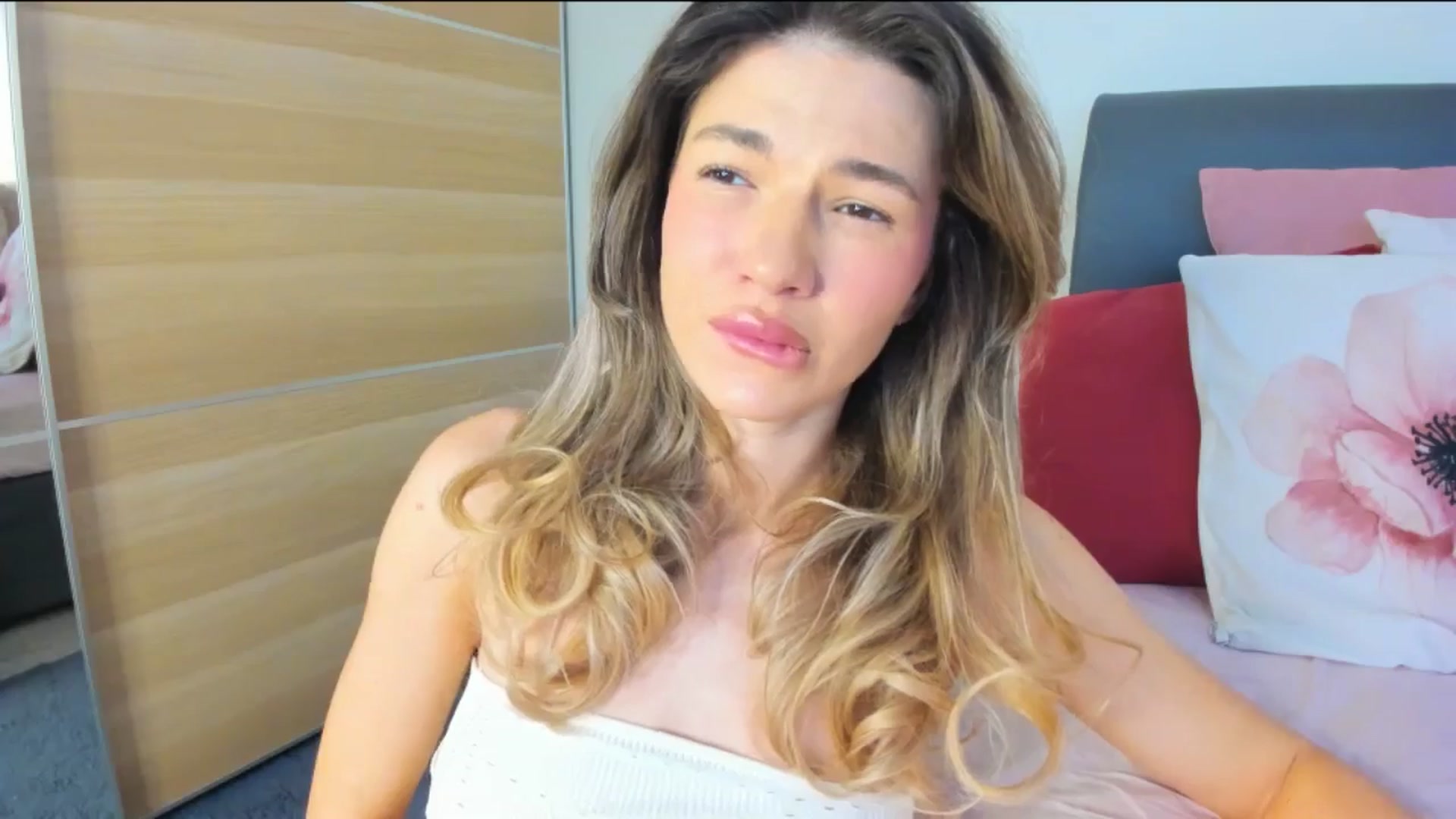 Gallery image thumbnail from Dariadely's myfreecams stream on, 02/12/2026, 09:53 image 16 of 20