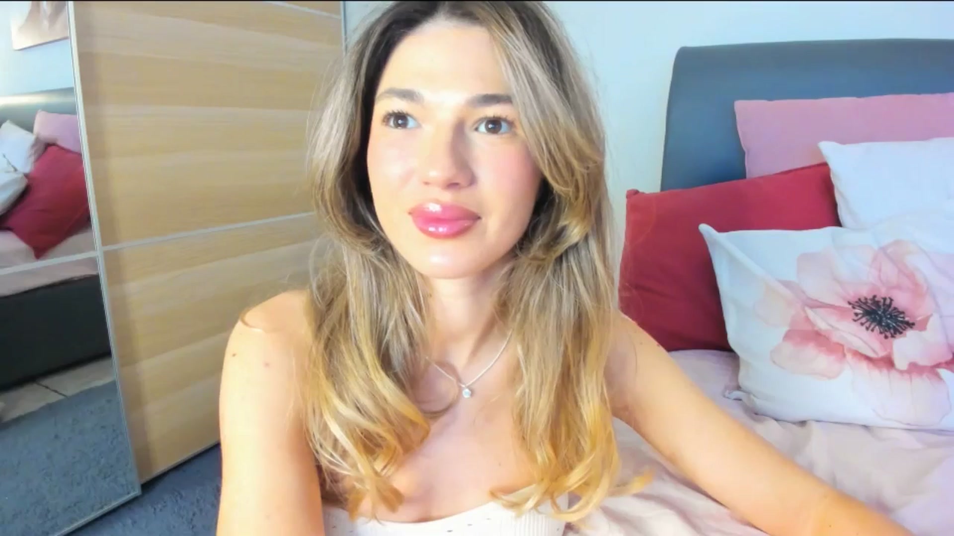 Gallery image thumbnail from Dariadely's myfreecams stream on, 02/12/2026, 11:11 image 3 of 20
