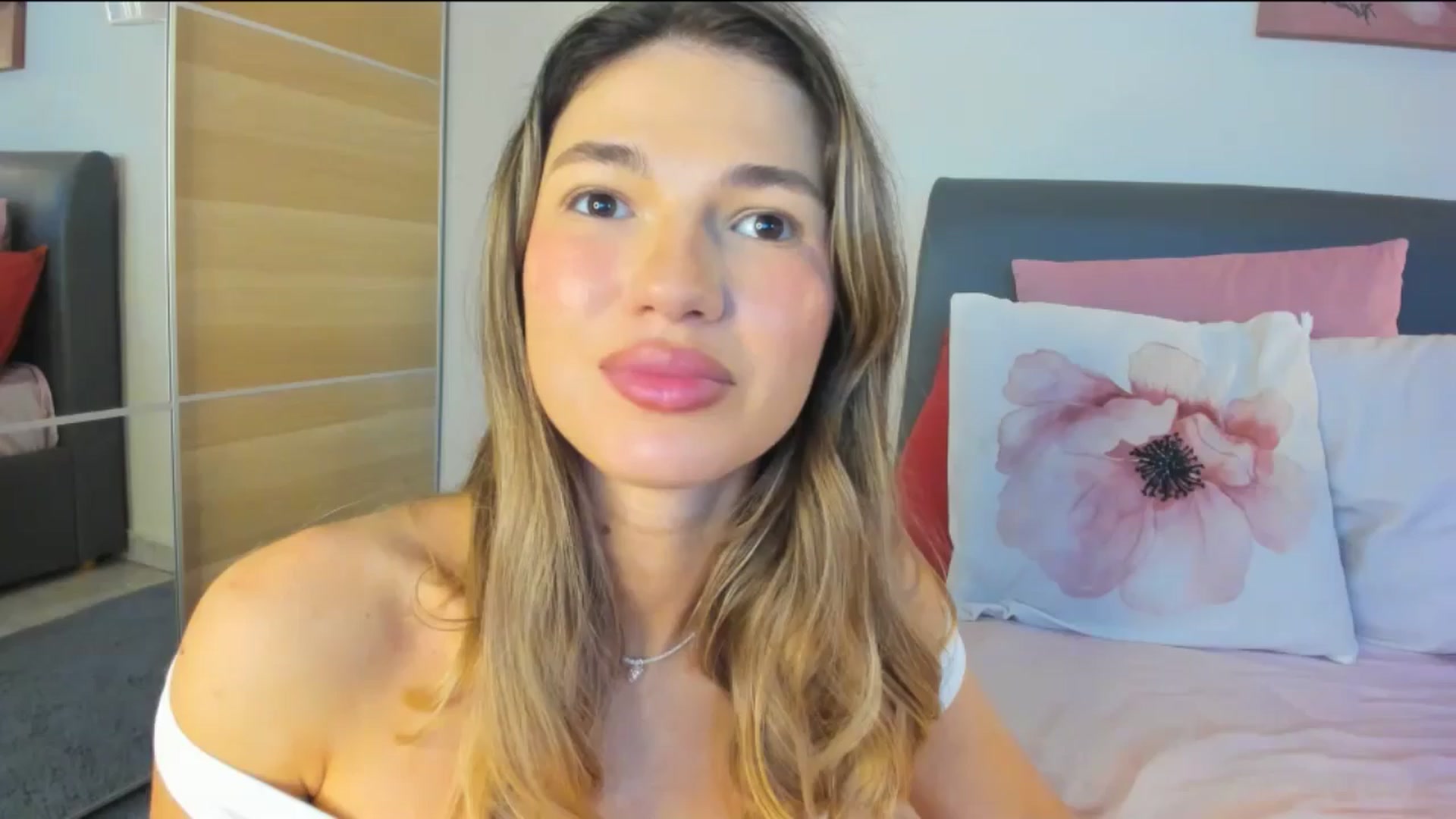 Gallery image thumbnail from Dariadely's myfreecams stream on, 02/16/2026, 10:32 image 20 of 20