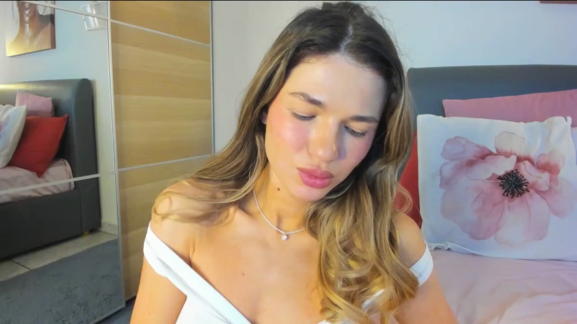Gallery image thumbnail from Dariadely's myfreecams stream on, 02/16/2026, 10:32 image 16 of 20