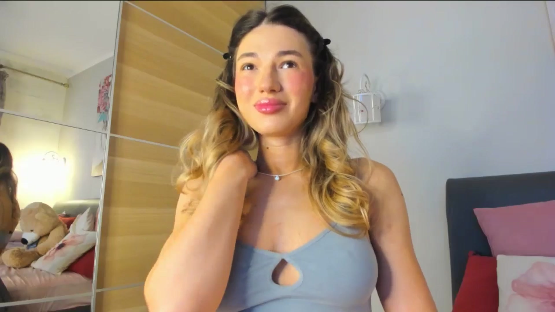 Gallery image thumbnail from Dariadely's myfreecams stream on, 02/17/2026, 08:42 image 2 of 20
