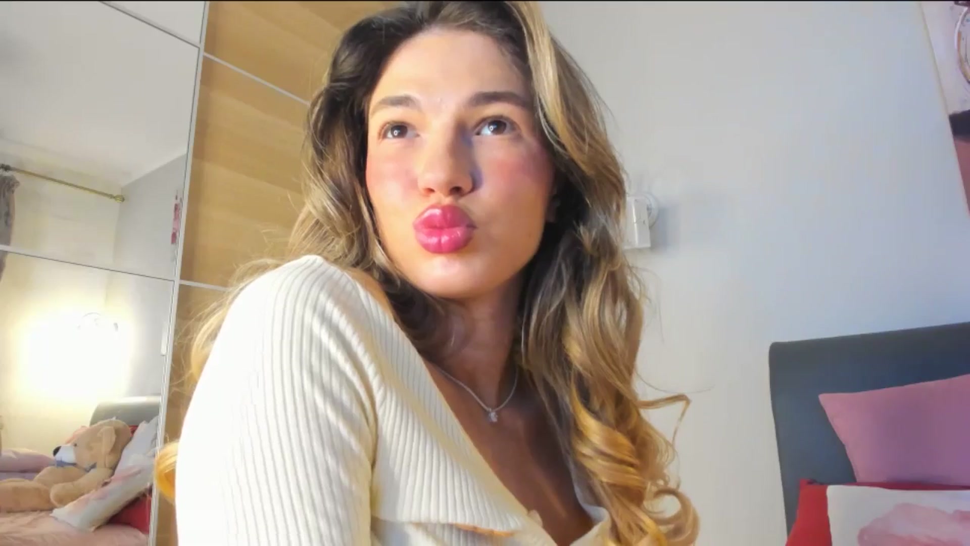 Gallery image thumbnail from Dariadely's myfreecams stream on, 02/17/2026, 15:48 image 12 of 20