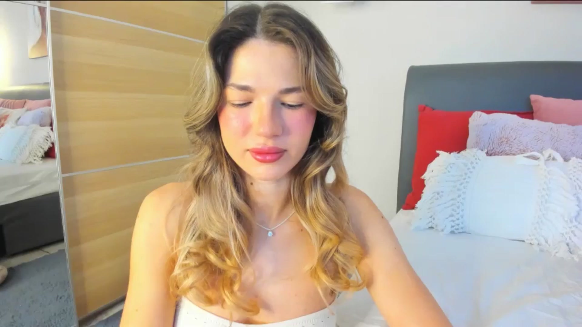 Gallery image thumbnail from Dariadely's myfreecams stream on, 02/19/2026, 08:26 image 5 of 20
