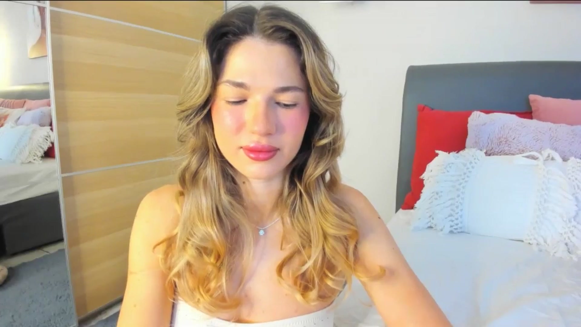 Gallery image thumbnail from Dariadely's myfreecams stream on, 02/19/2026, 08:26 image 7 of 20