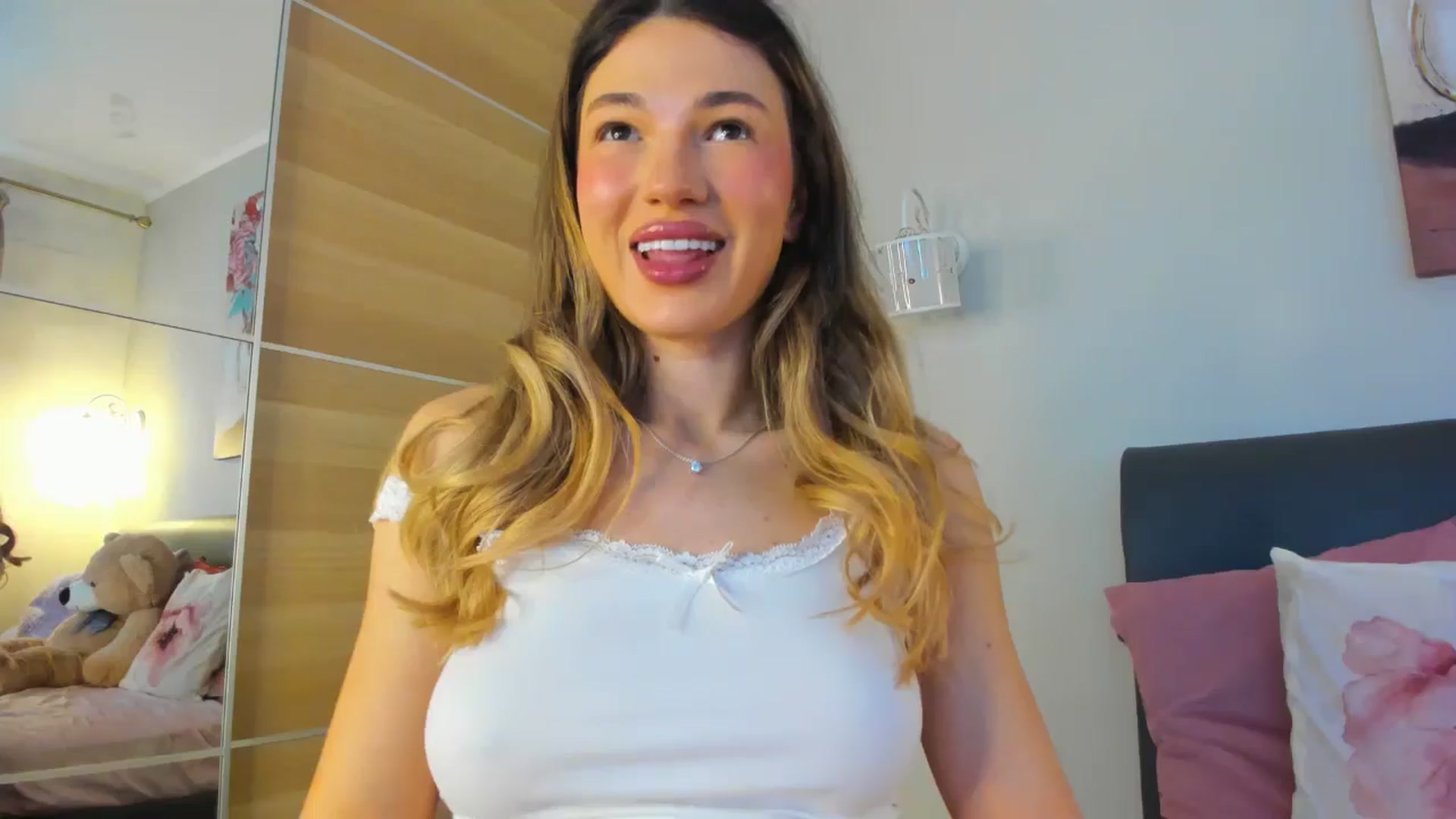 Gallery image thumbnail from Dariadely's myfreecams stream on, 03/11/2026, 08:55 image 10 of 20
