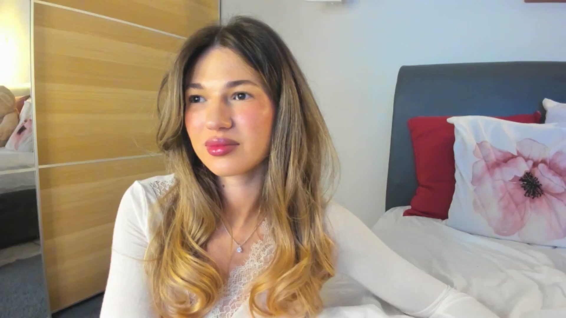 Gallery image thumbnail from Dariadely's myfreecams stream on, 04/10/2026, 15:19 image 3 of 20