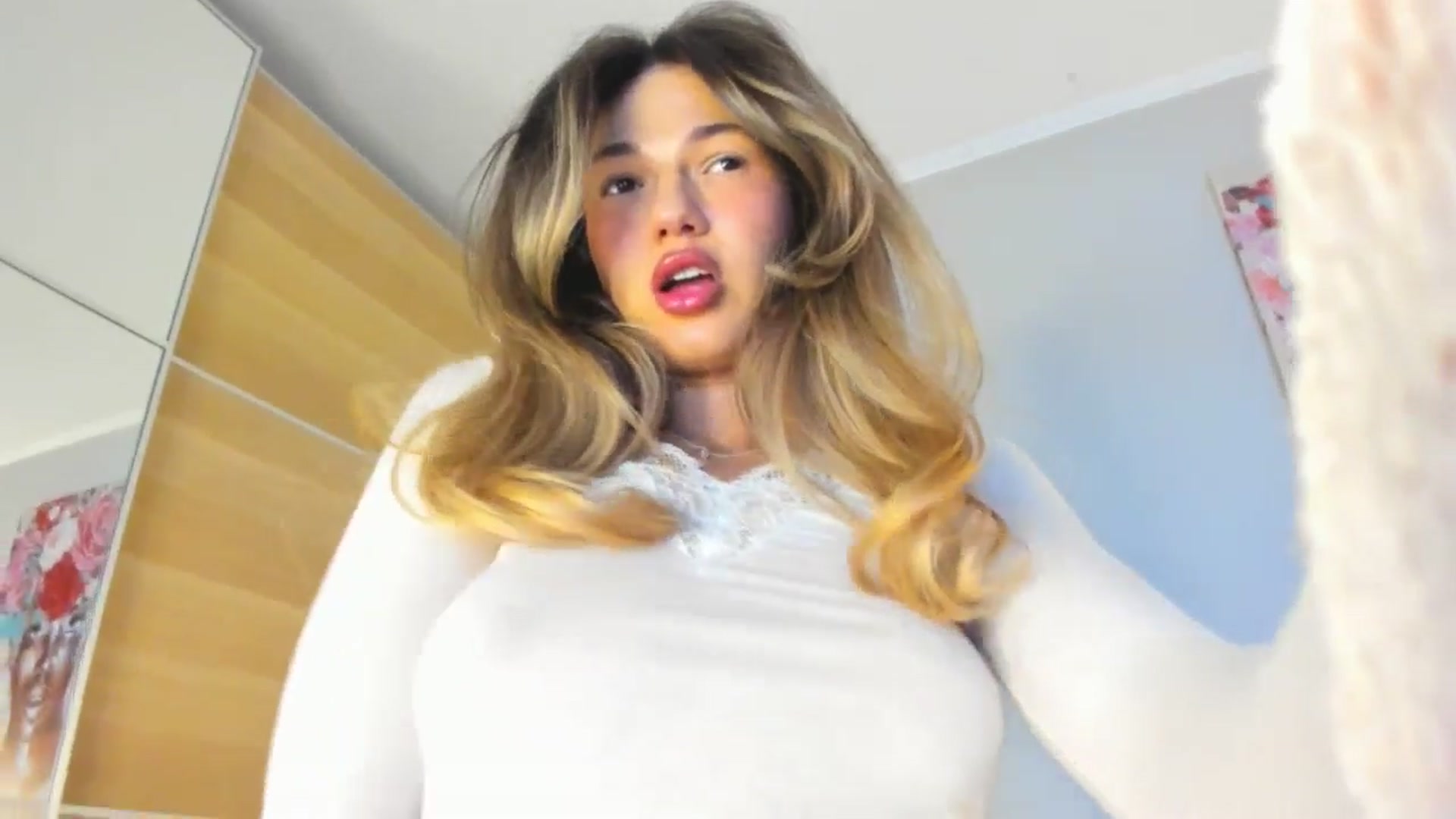 Gallery image thumbnail from Dariadely's myfreecams stream on, 04/10/2026, 15:19 image 12 of 20