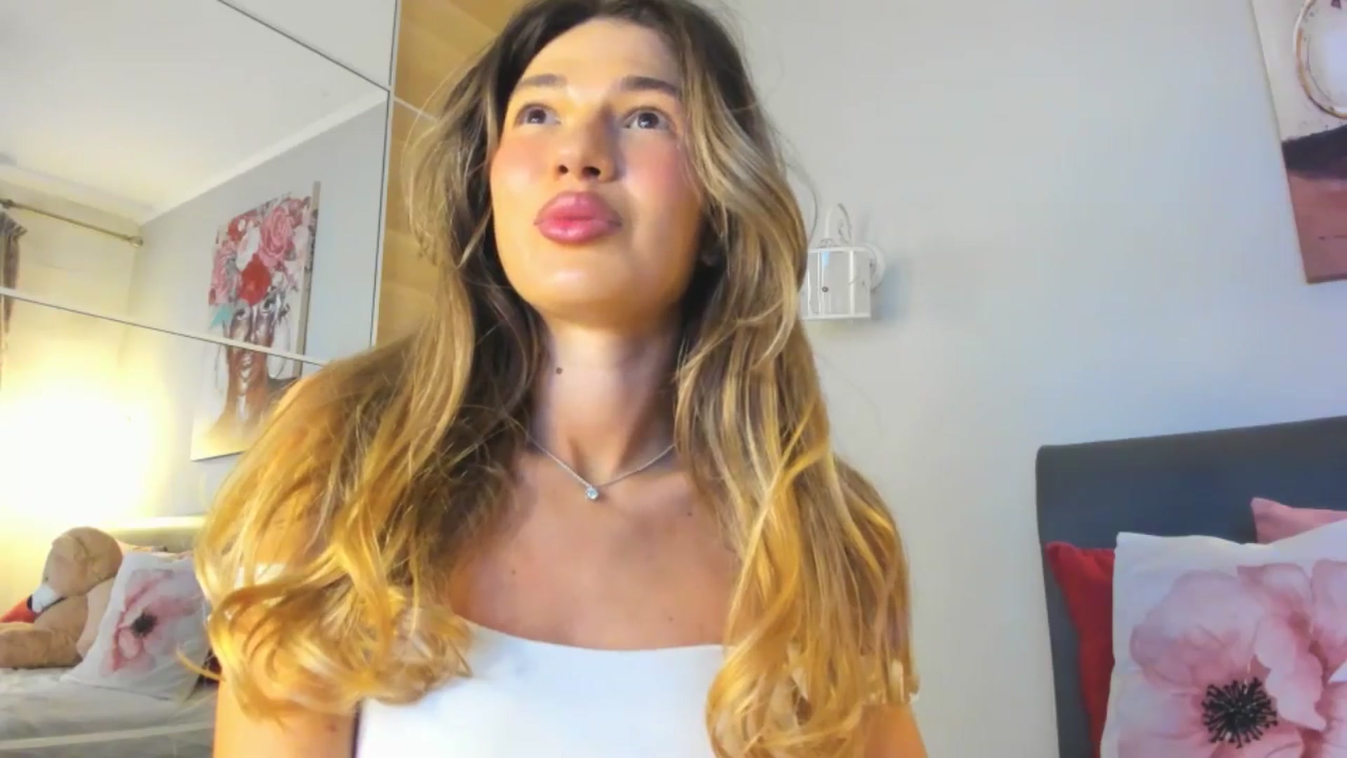 Gallery image thumbnail from Dariadely's myfreecams stream on, 04/11/2026, 17:03 image 8 of 20