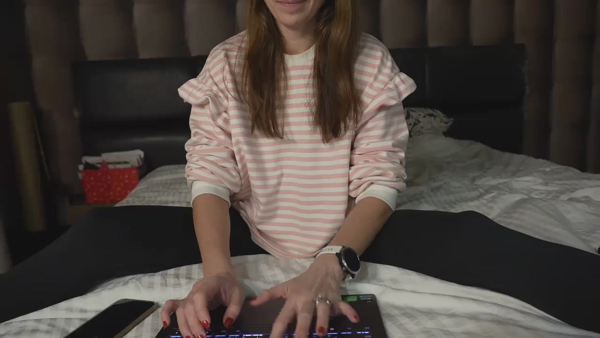 Gallery image thumbnail from DarinDiva's myfreecams stream on, 12/25/2023, 21:02 image 10 of 20