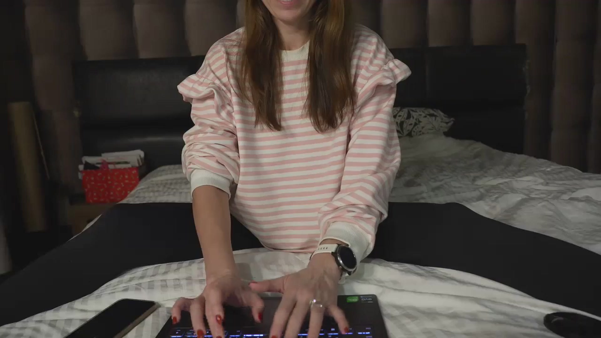 Gallery image thumbnail from DarinDiva's myfreecams stream on, 12/25/2023, 21:02 image 8 of 20