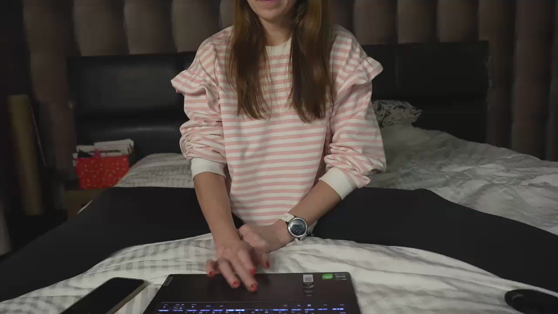 Gallery image thumbnail from DarinDiva's myfreecams stream on, 12/25/2023, 21:02 image 6 of 20