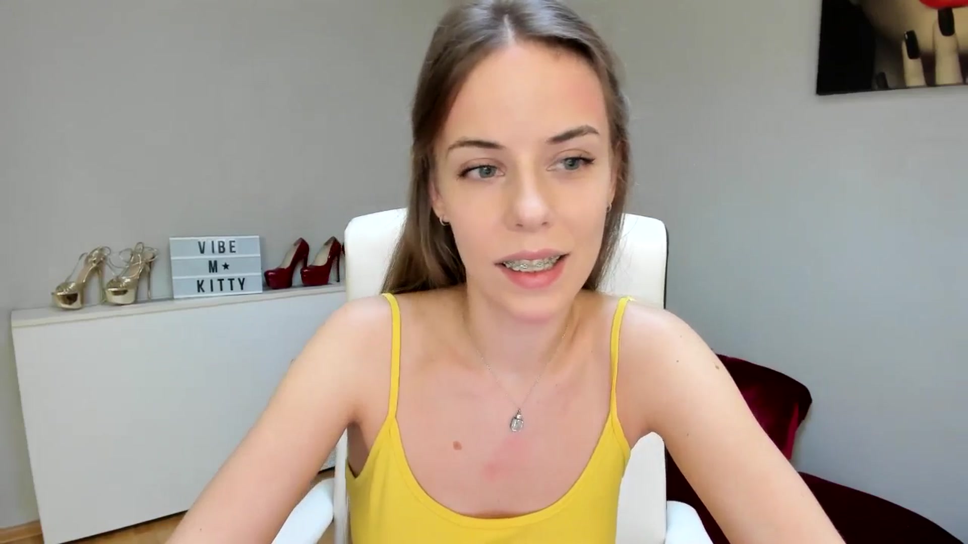 Gallery image thumbnail from DarinaBlum's myfreecams stream on, 01/03/2026, 11:37 image 11 of 20