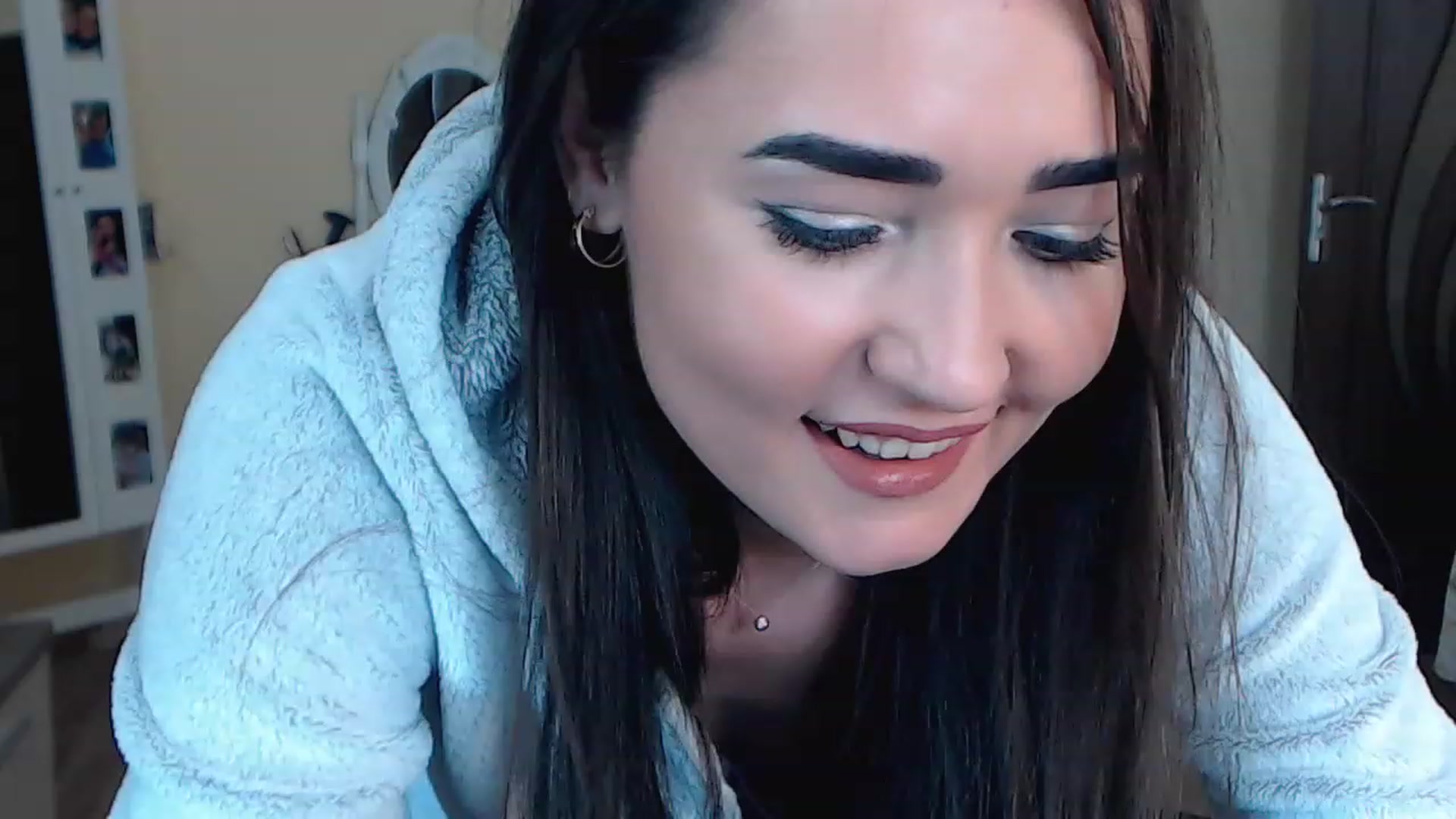 Gallery image thumbnail from DarkArwennie's myfreecams stream on, 11/14/2022, 17:04 image 9 of 20