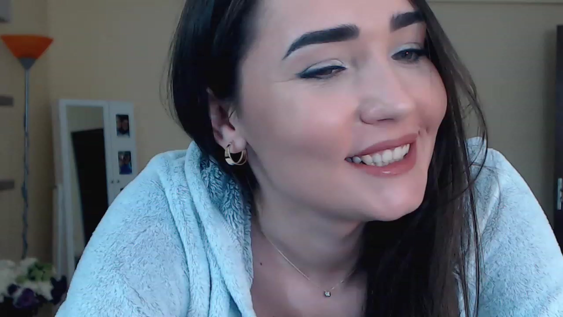 Gallery image thumbnail from DarkArwennie's myfreecams stream on, 11/14/2022, 17:04 image 11 of 20
