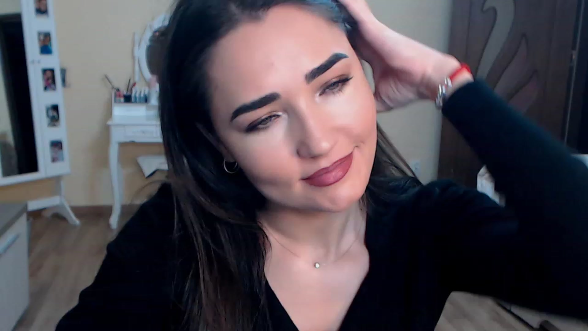 Gallery image thumbnail from DarkArwennie's myfreecams stream on, 12/06/2022, 16:23 image 7 of 20