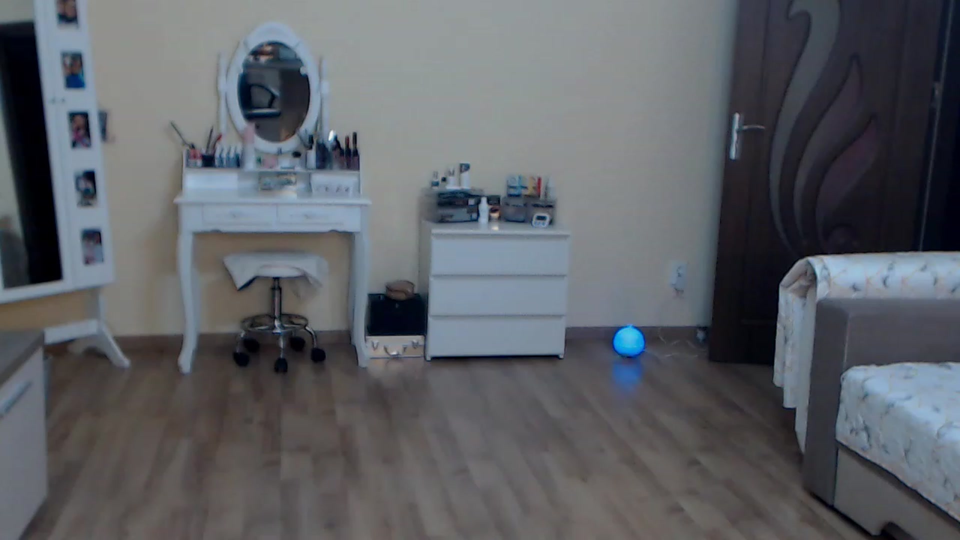 Gallery image thumbnail from DarkArwennie's myfreecams stream on, 12/06/2022, 16:23 image 8 of 20
