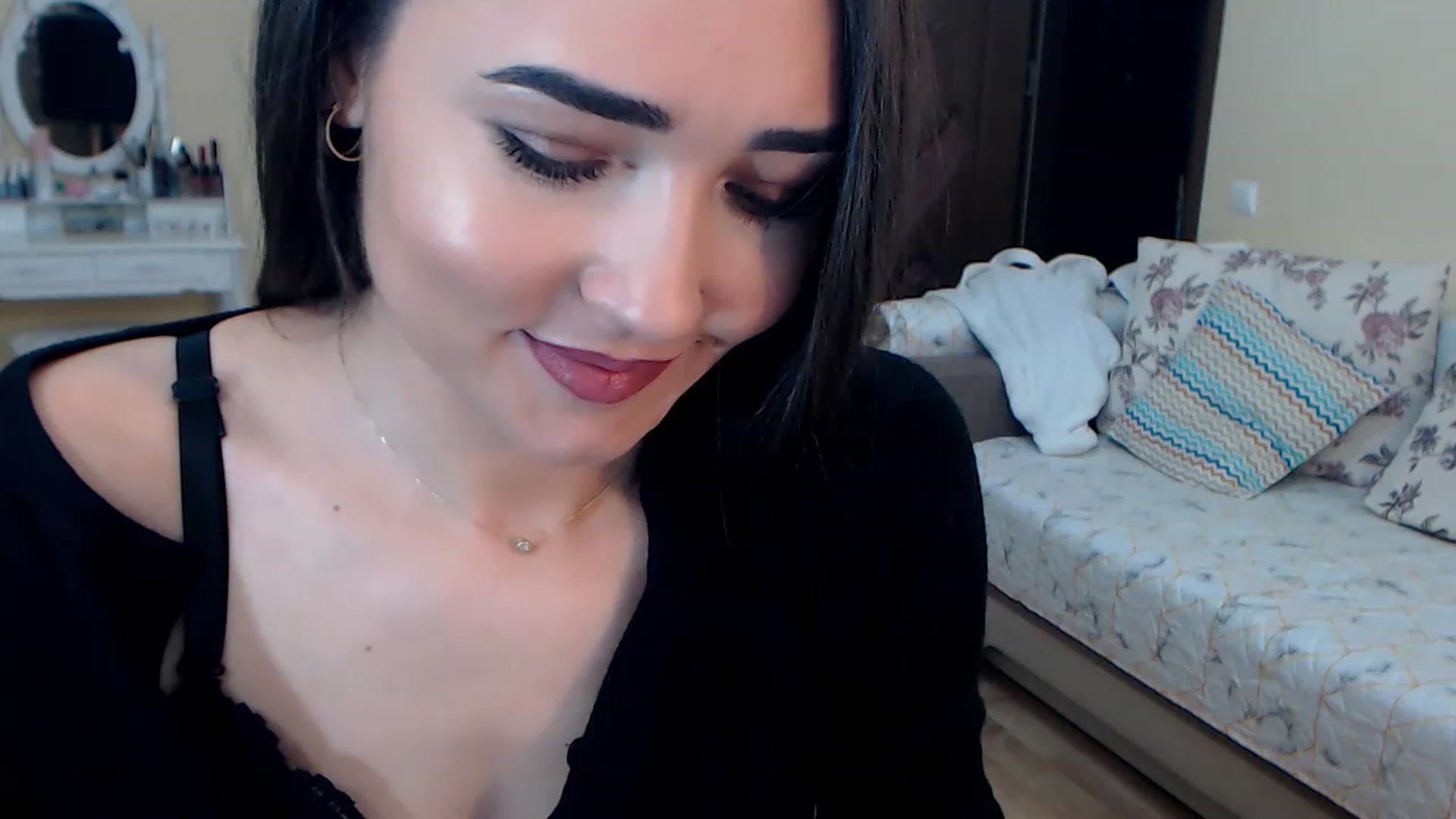 Gallery image thumbnail from DarkArwennie's myfreecams stream on, 12/06/2022, 16:23 image 15 of 20