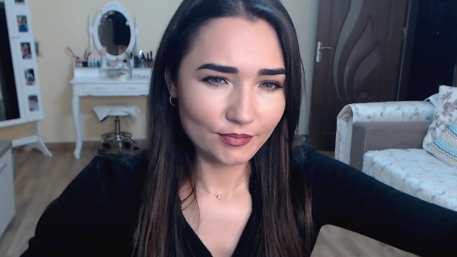 Gallery image thumbnail from DarkArwennie's myfreecams stream on, 12/06/2022, 16:23 image 3 of 20
