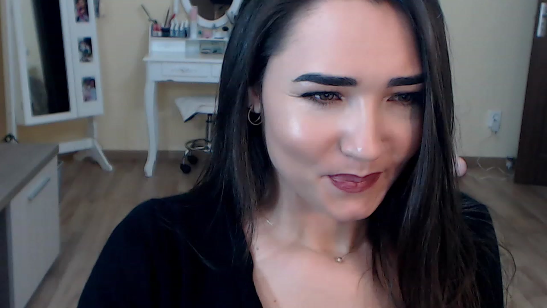 Gallery image thumbnail from DarkArwennie's myfreecams stream on, 12/06/2022, 16:23 image 19 of 20
