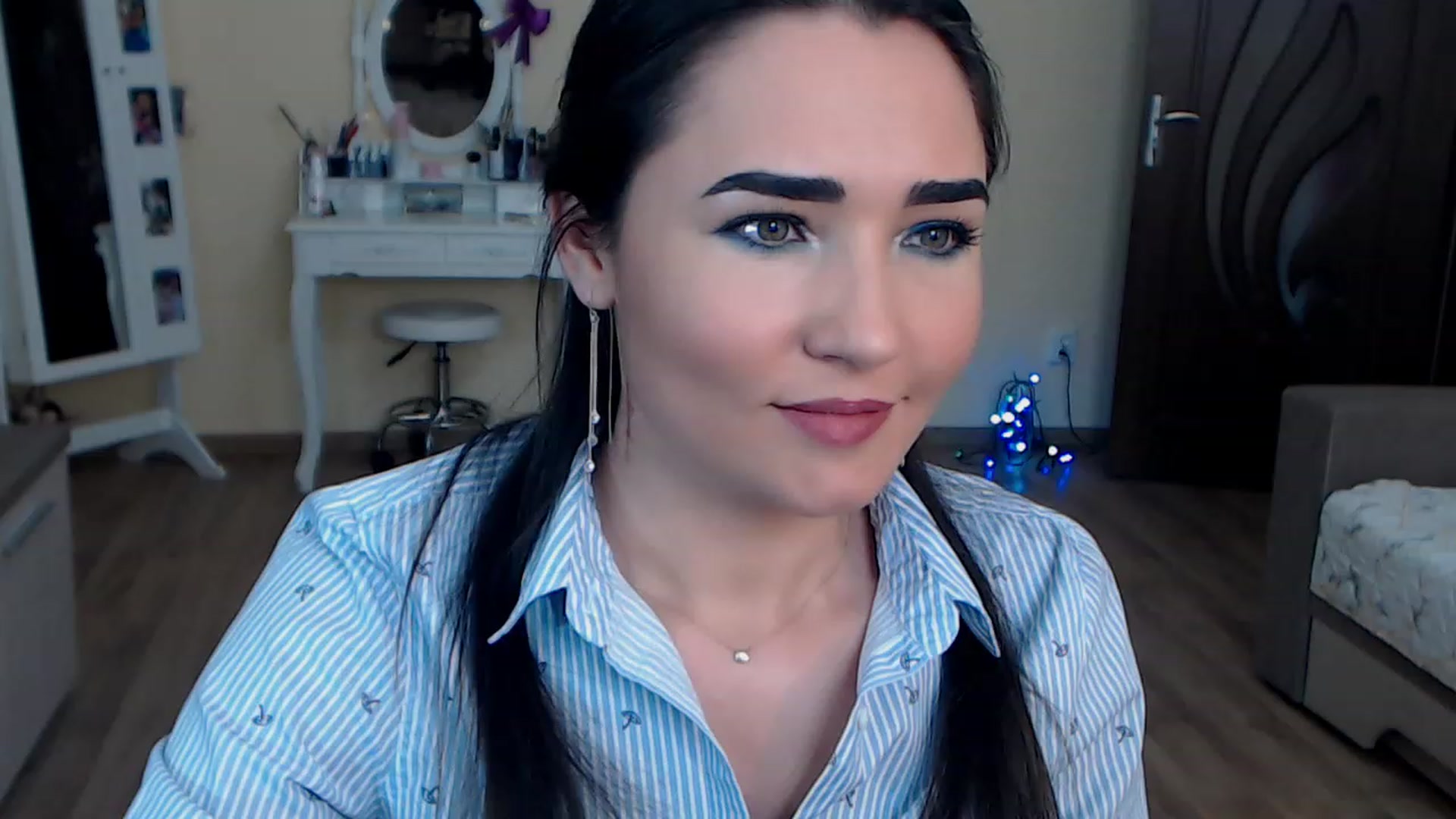 Gallery image thumbnail from DarkArwennie's myfreecams stream on, 12/12/2022, 15:52 image 6 of 20