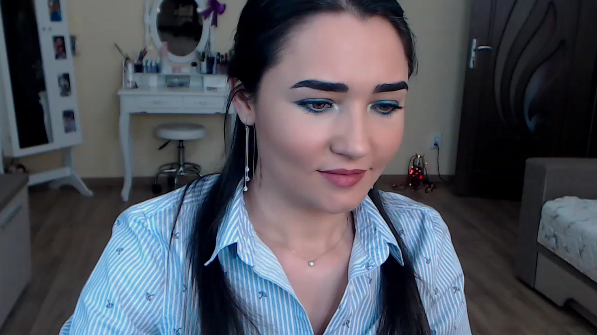 Gallery image thumbnail from DarkArwennie's myfreecams stream on, 12/12/2022, 15:52 image 7 of 20