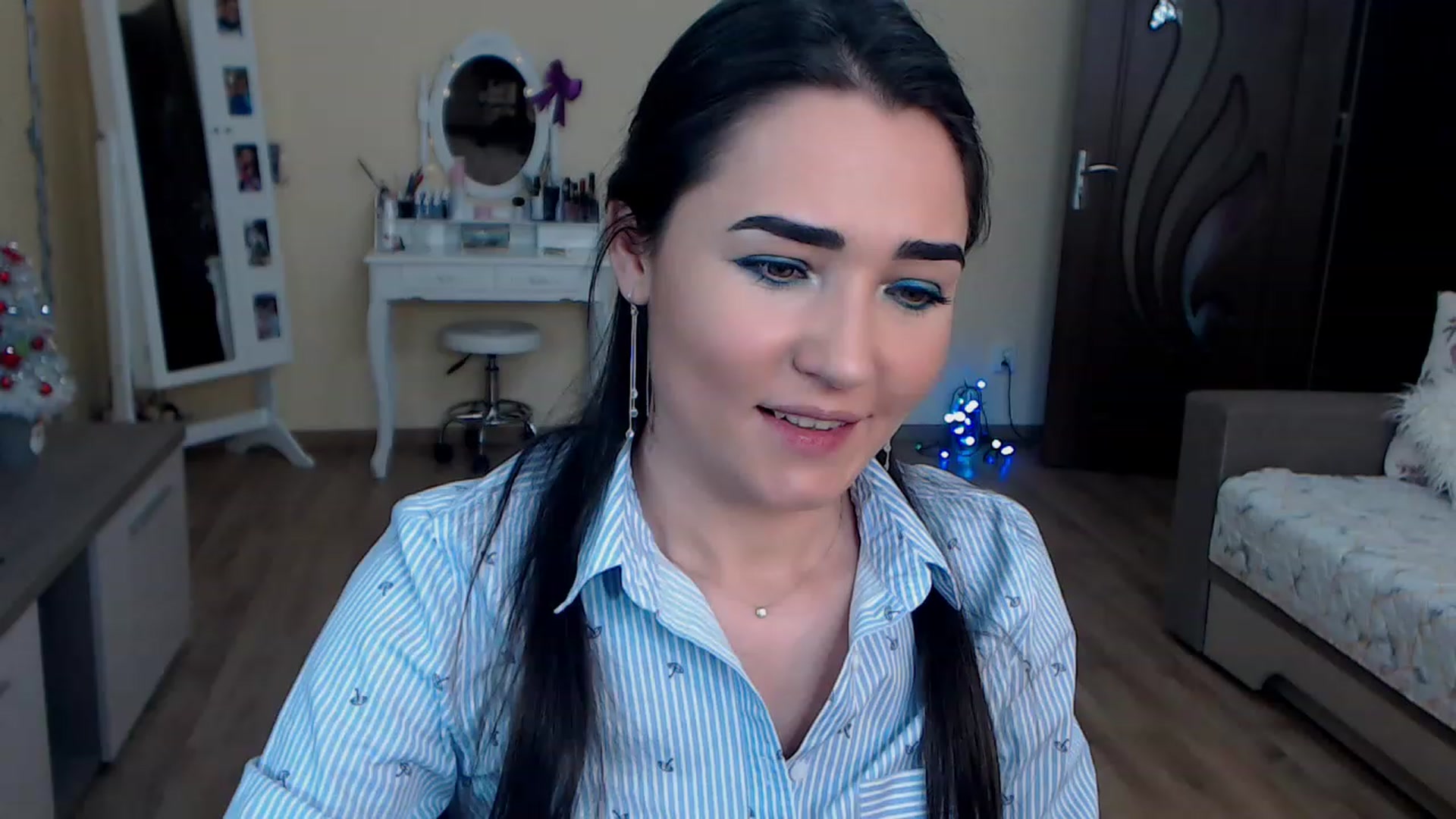 Gallery image thumbnail from DarkArwennie's myfreecams stream on, 12/12/2022, 15:52 image 4 of 20