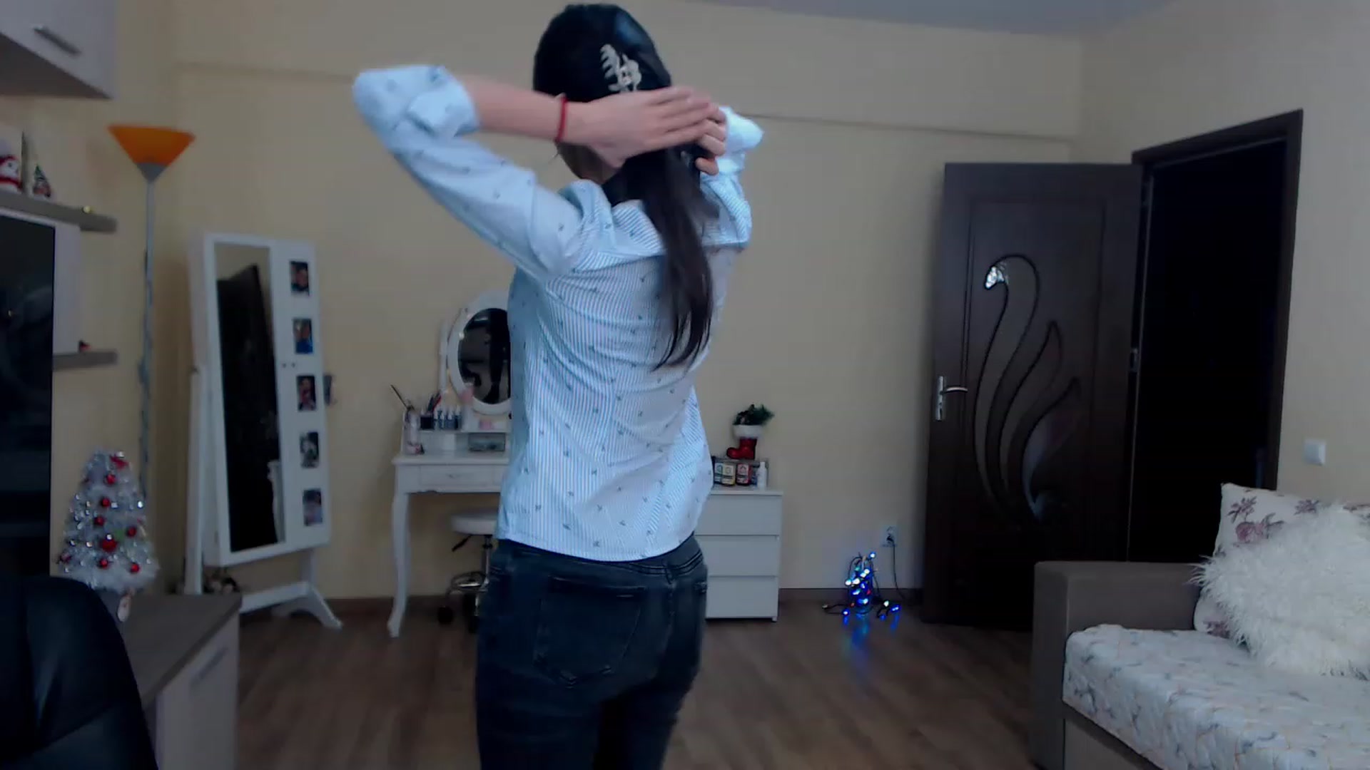 Gallery image thumbnail from DarkArwennie's myfreecams stream on, 12/12/2022, 15:52 image 13 of 20