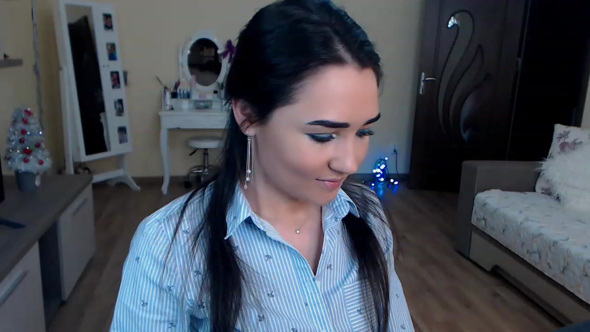 Gallery image thumbnail from DarkArwennie's myfreecams stream on, 12/12/2022, 15:52 image 3 of 20