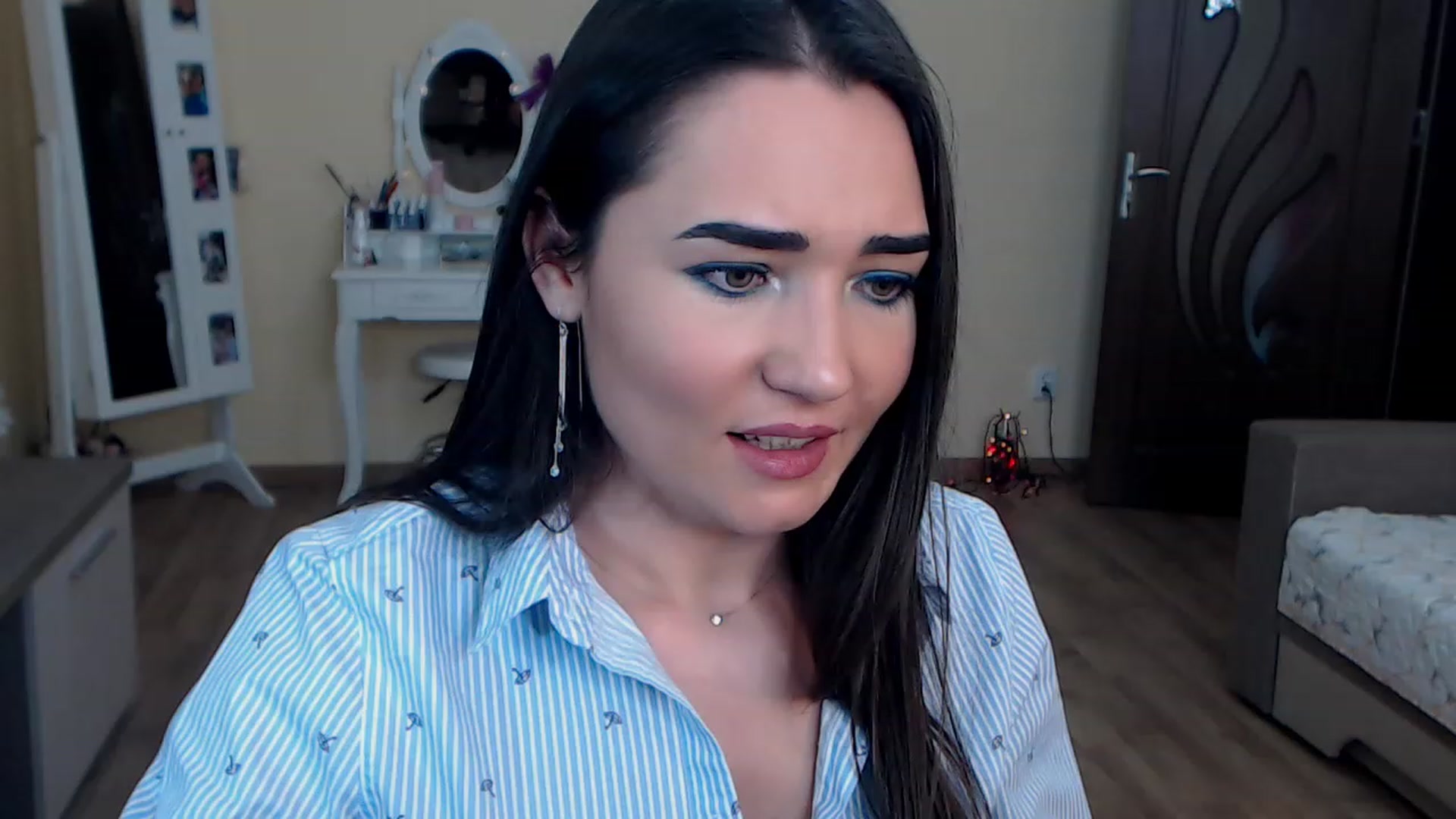 Gallery image thumbnail from DarkArwennie's myfreecams stream on, 12/12/2022, 16:59 image 10 of 20