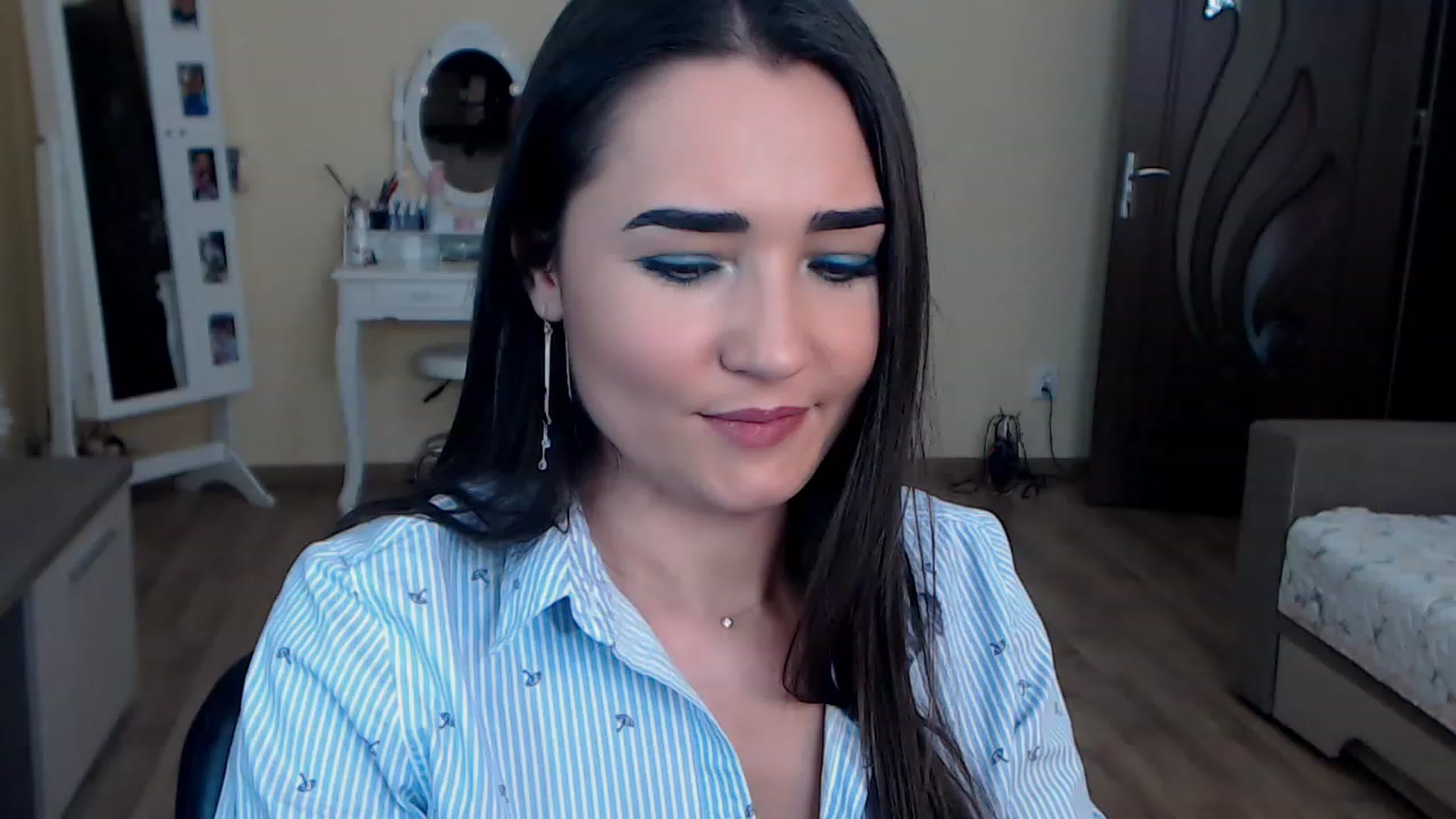 Gallery image thumbnail from DarkArwennie's myfreecams stream on, 12/12/2022, 16:59 image 19 of 20