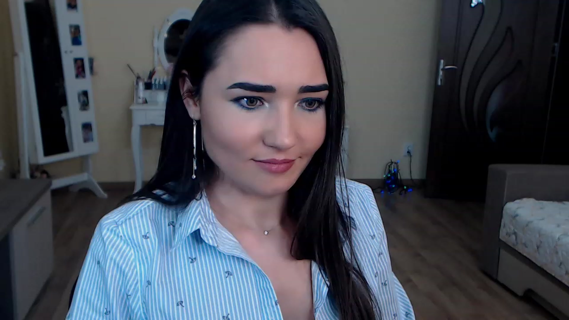 Gallery image thumbnail from DarkArwennie's myfreecams stream on, 12/12/2022, 16:59 image 7 of 20