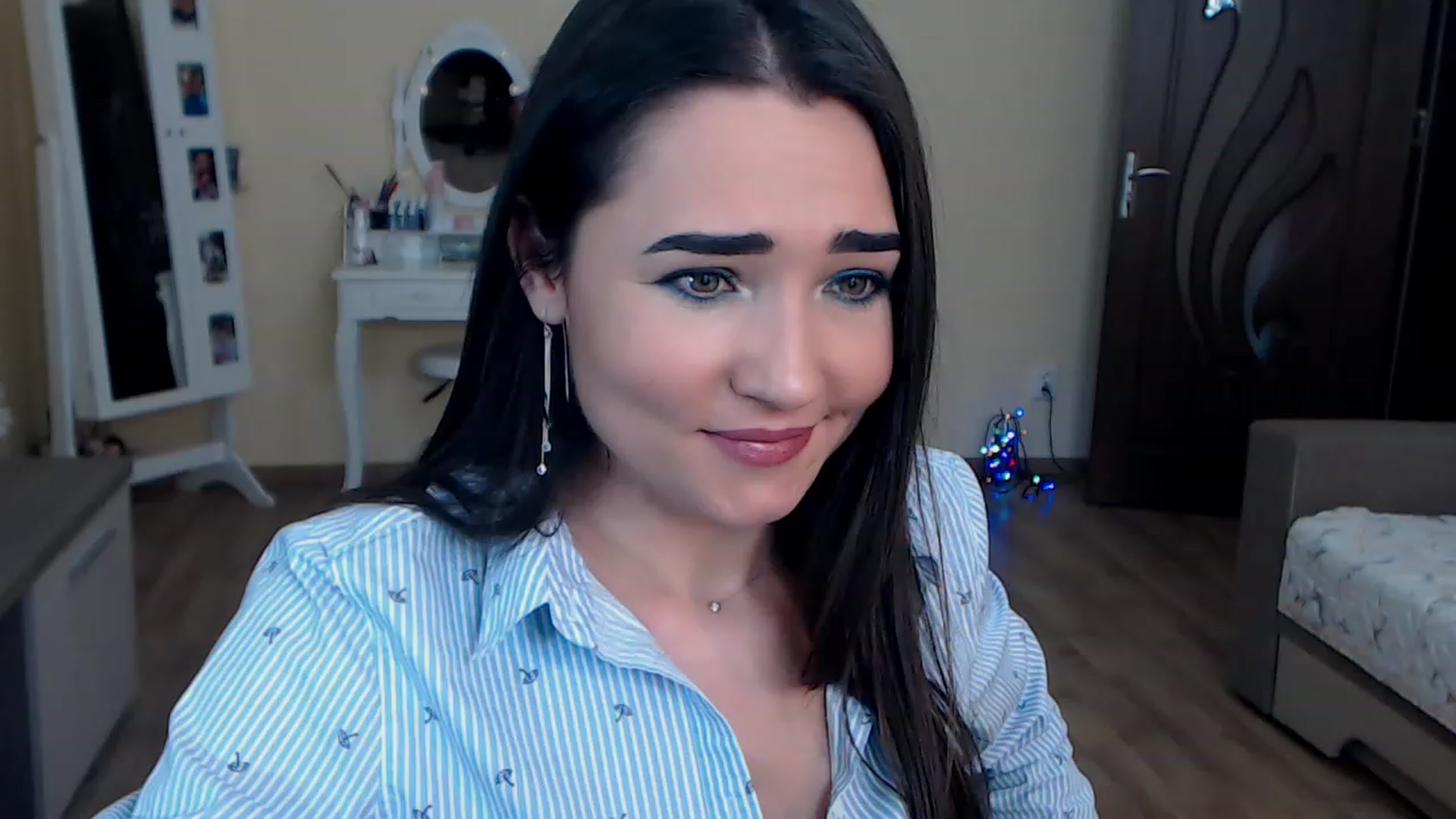 Gallery image thumbnail from DarkArwennie's myfreecams stream on, 12/12/2022, 16:59 image 13 of 20