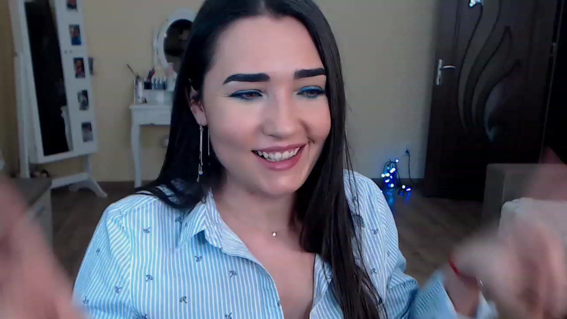 Gallery image thumbnail from DarkArwennie's myfreecams stream on, 12/12/2022, 16:59 image 11 of 20