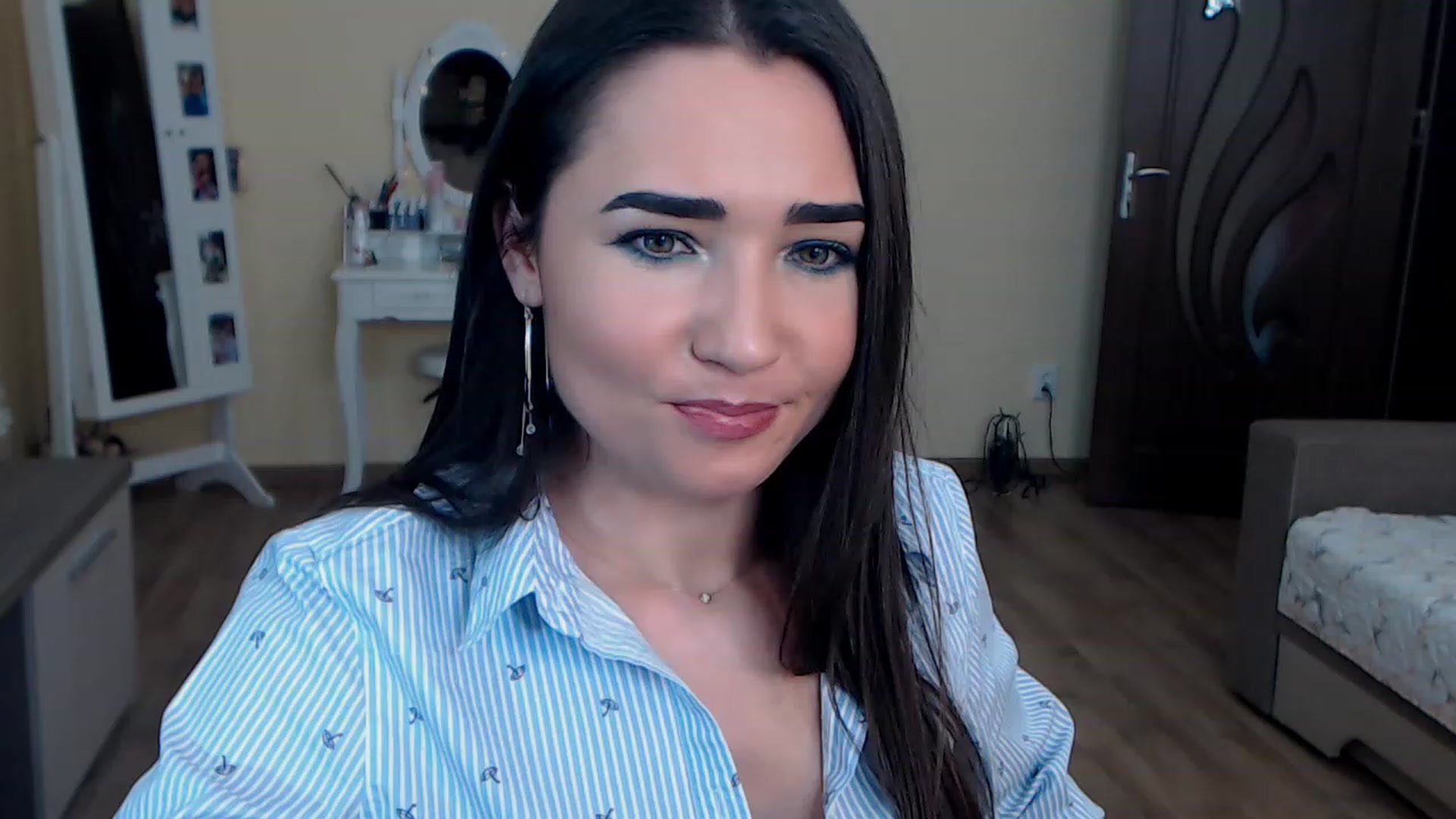 Gallery image thumbnail from DarkArwennie's myfreecams stream on, 12/12/2022, 16:59 image 12 of 20