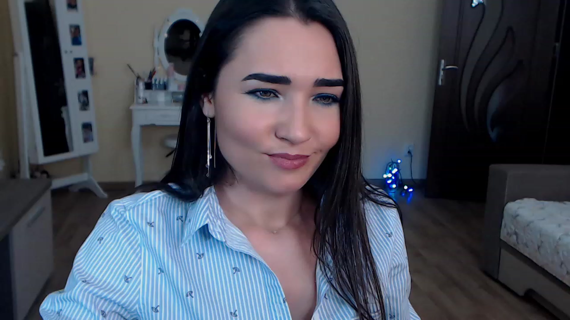 Gallery image thumbnail from DarkArwennie's myfreecams stream on, 12/12/2022, 16:59 image 2 of 20